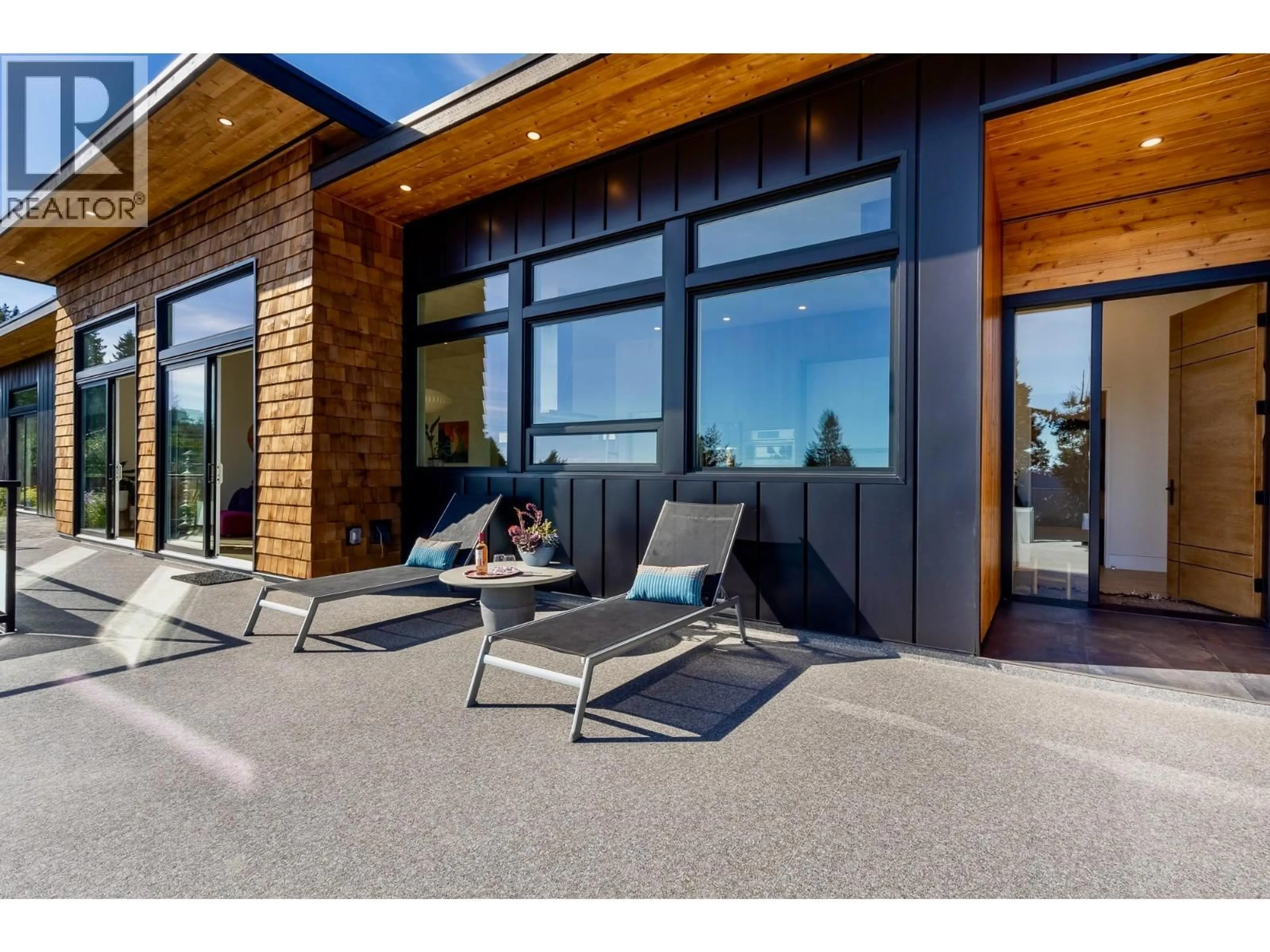 Patio, unknown for 980 GOWER POINT ROAD, Gibsons British Columbia V0N1V3