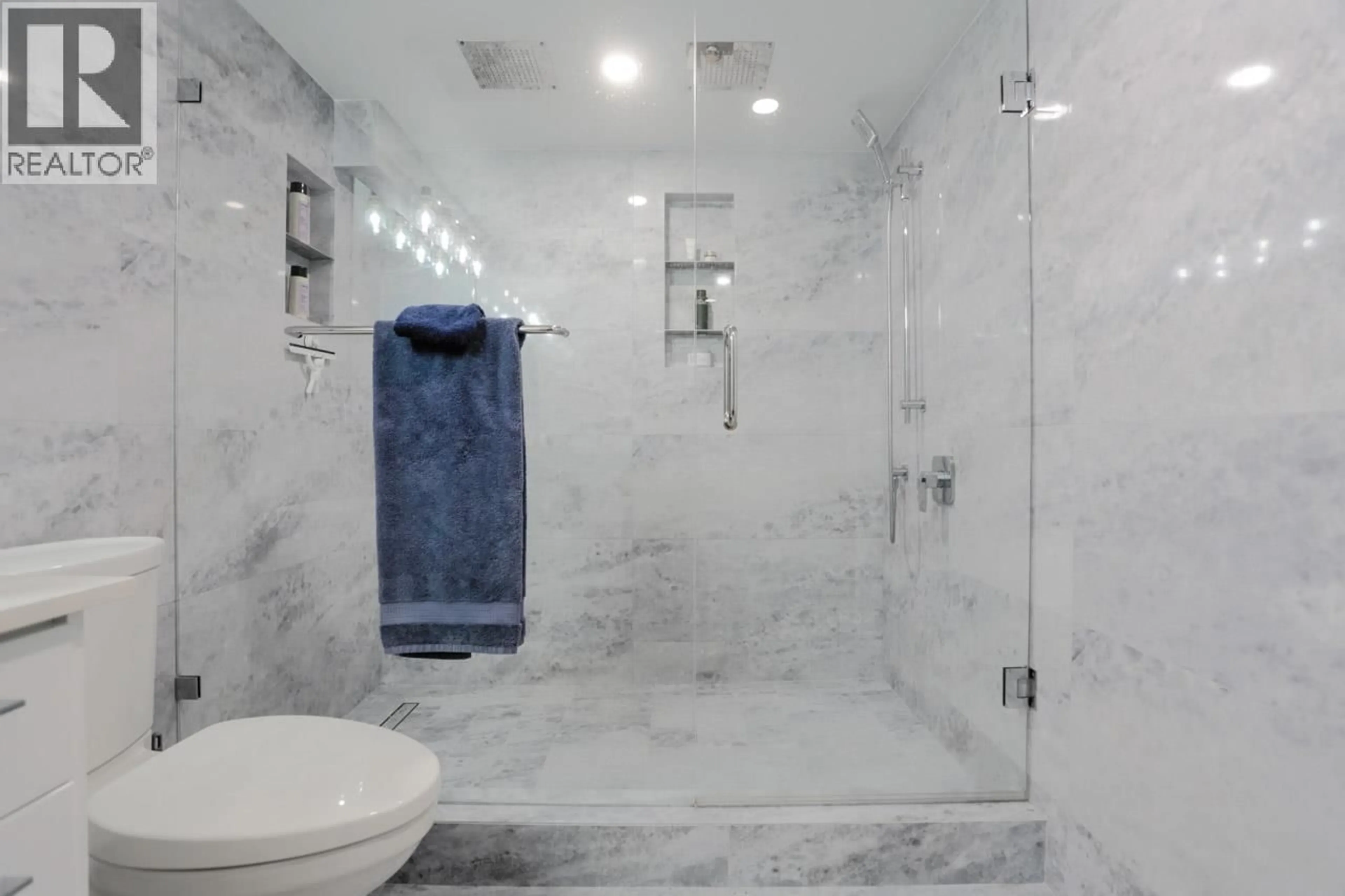 Contemporary bathroom, ceramic/tile floor for 221 - 1215 LANSDOWNE DRIVE, Coquitlam British Columbia V3E2P6