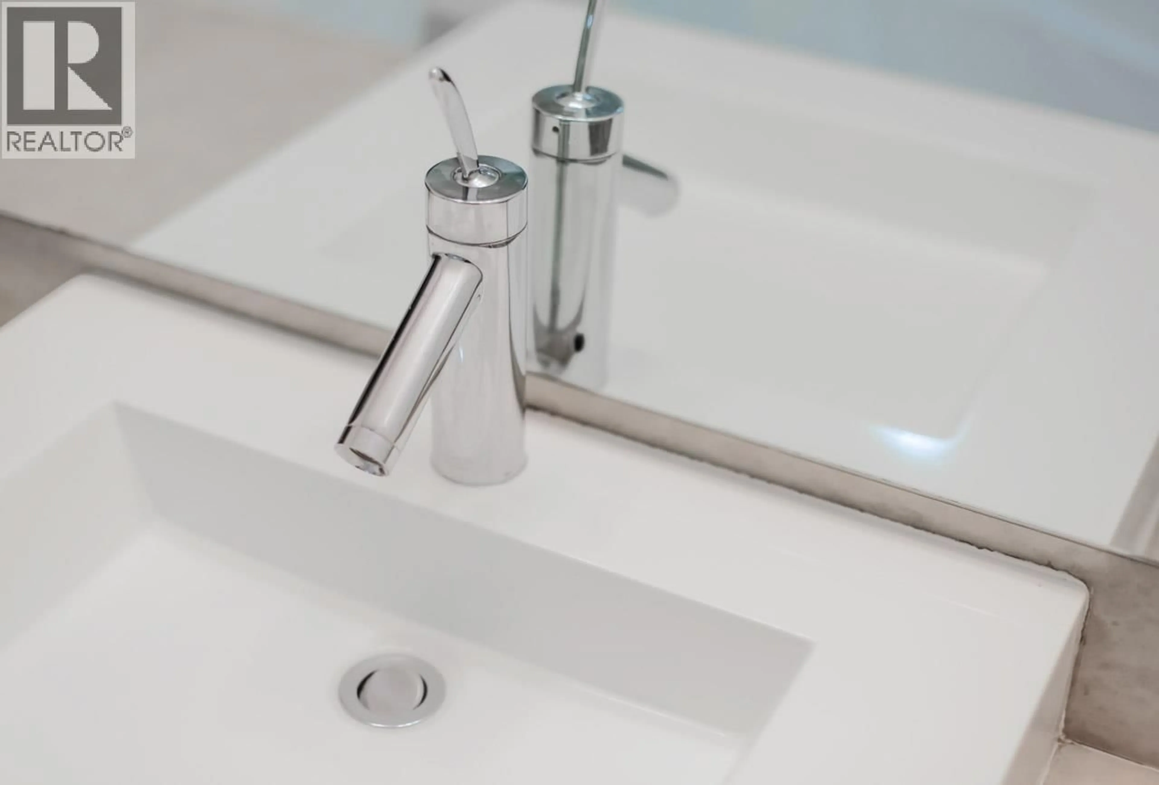 Contemporary bathroom, unknown for 221 - 1215 LANSDOWNE DRIVE, Coquitlam British Columbia V3E2P6