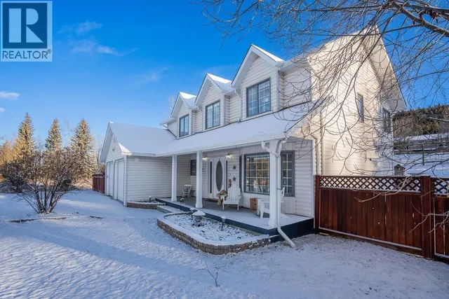 5663 HORSE LAKE ROAD, 100 Mile House 2