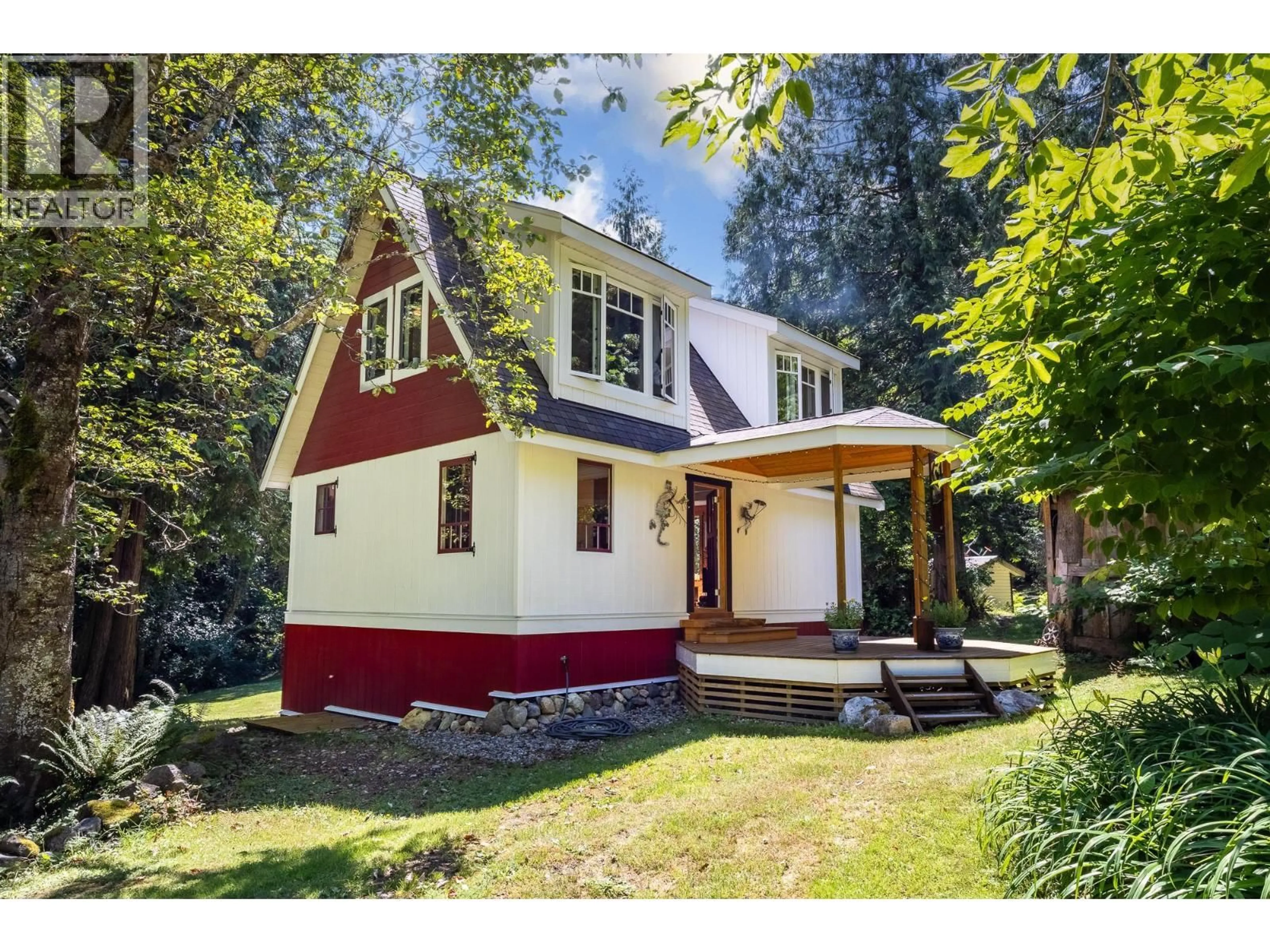 Home with vinyl exterior material, street for 6121 GOLF COURSE ROAD, Sechelt British Columbia V7Z0R2