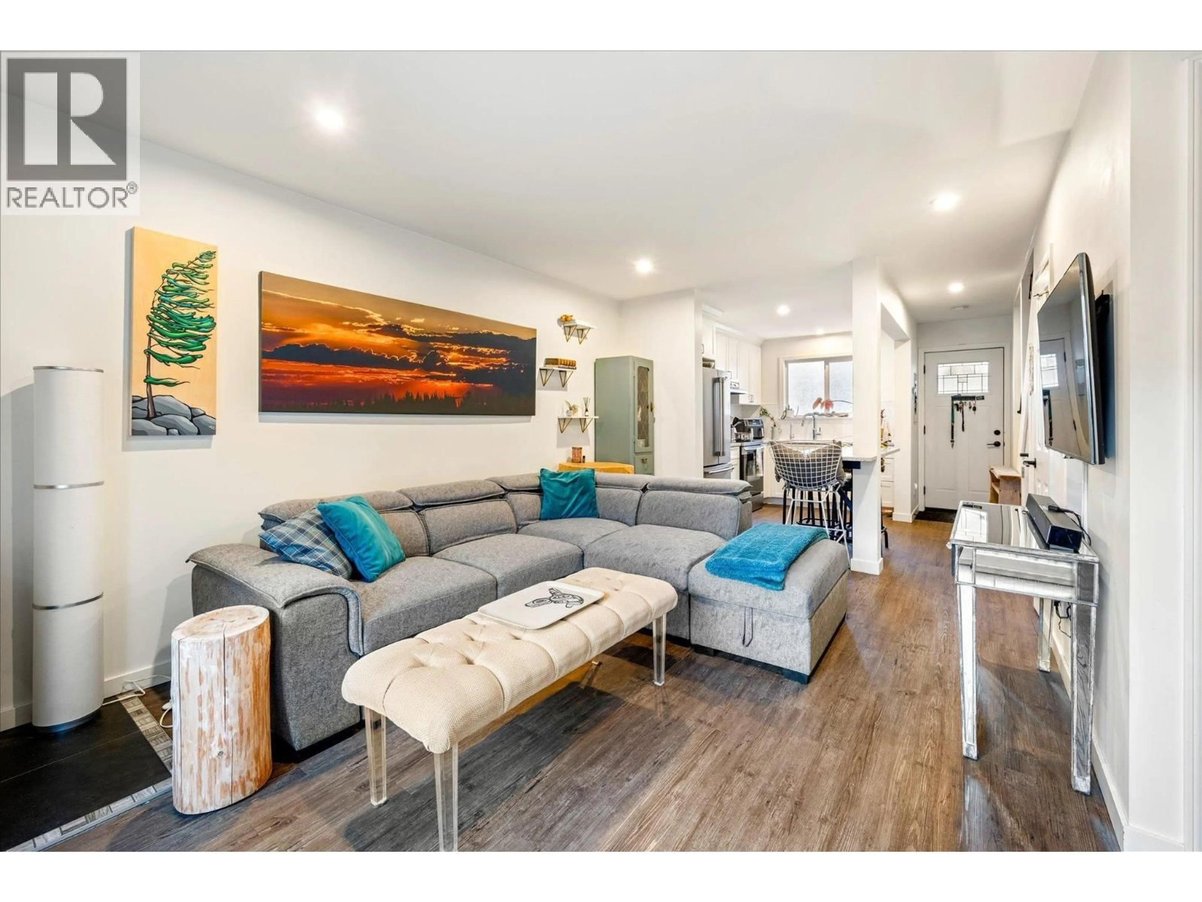 Living room with furniture, wood/laminate floor for 17 - 1470 LAUREL STREET, Pemberton British Columbia V0N2L1