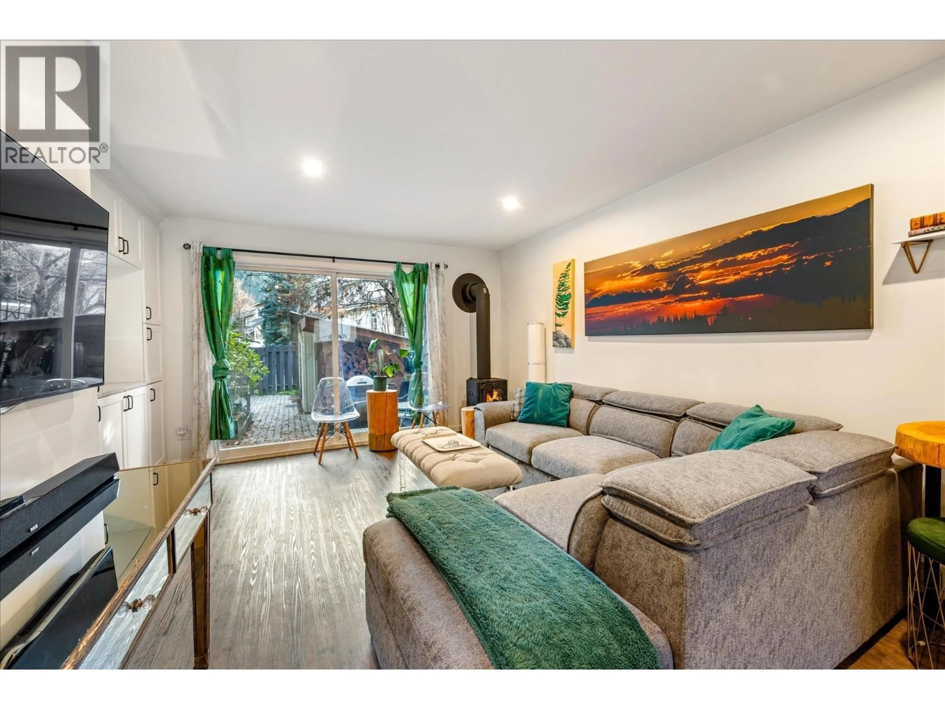 Living room with furniture, unknown for 17 - 1470 LAUREL STREET, Pemberton British Columbia V0N2L1