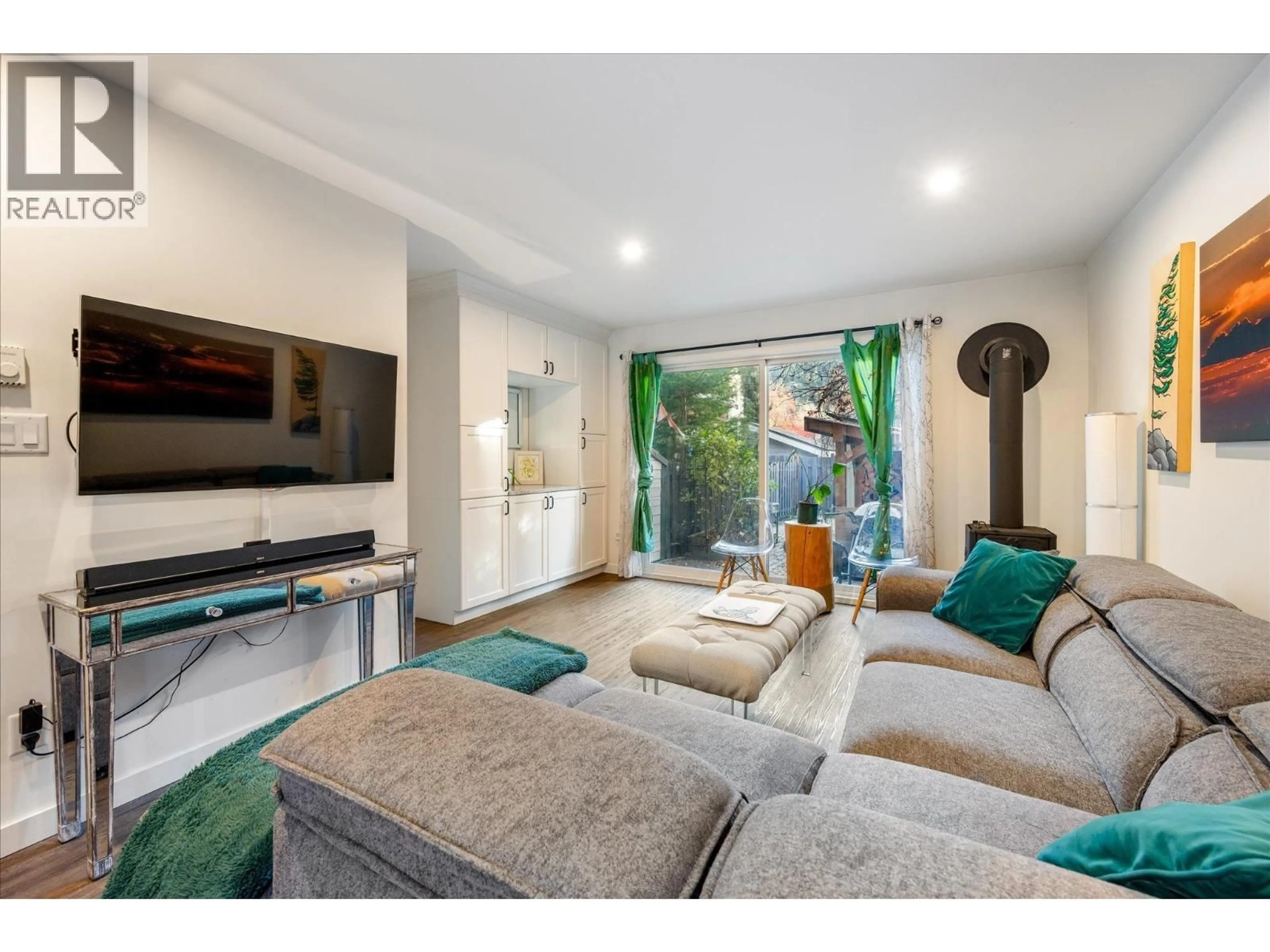 Living room with furniture, unknown for 17 - 1470 LAUREL STREET, Pemberton British Columbia V0N2L1