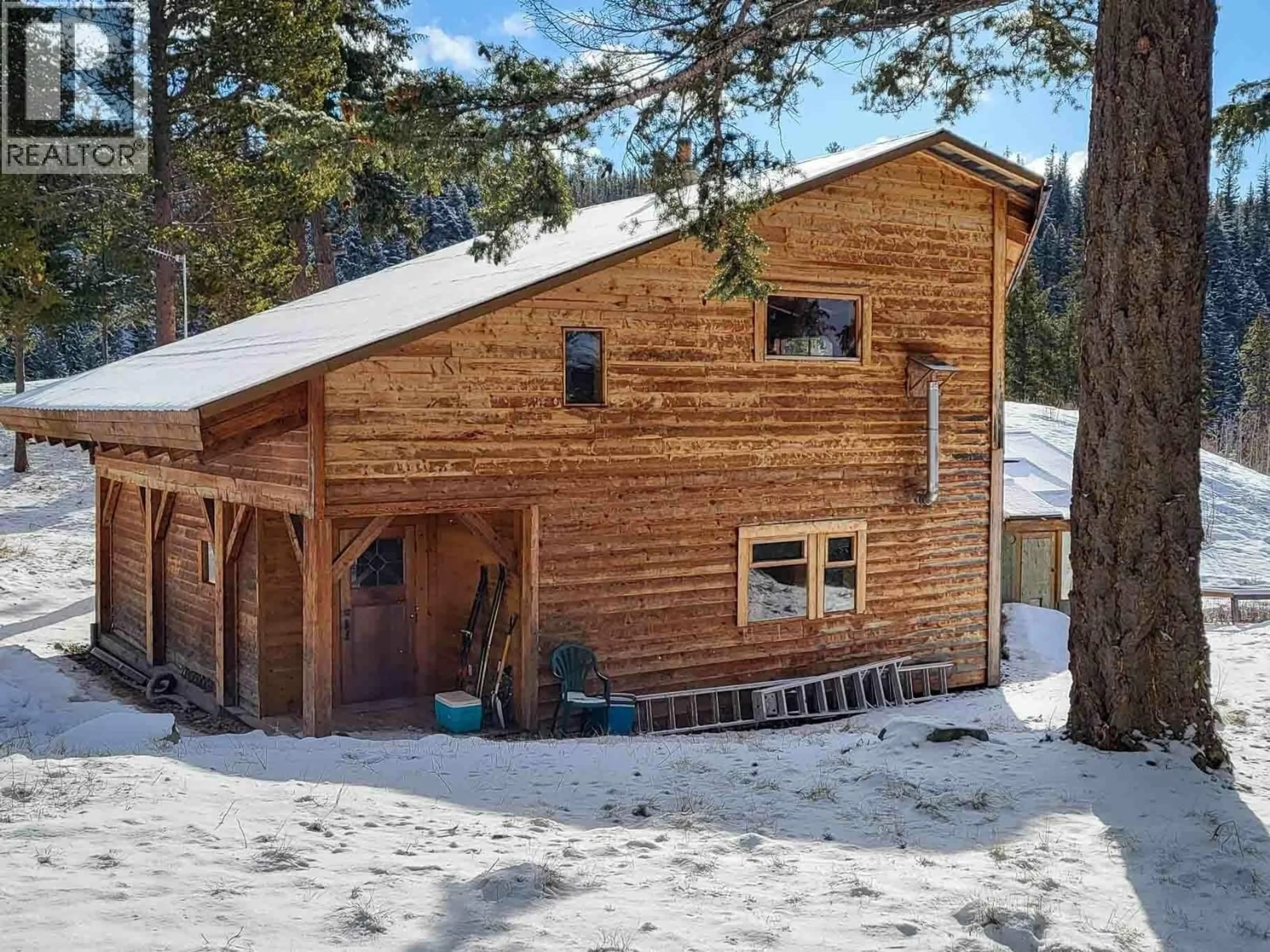 A pic from outside/outdoor area/front of a property/back of a property/a pic from drone, building for 9000 TOTE ROAD, Hagensborg British Columbia V0L1C0