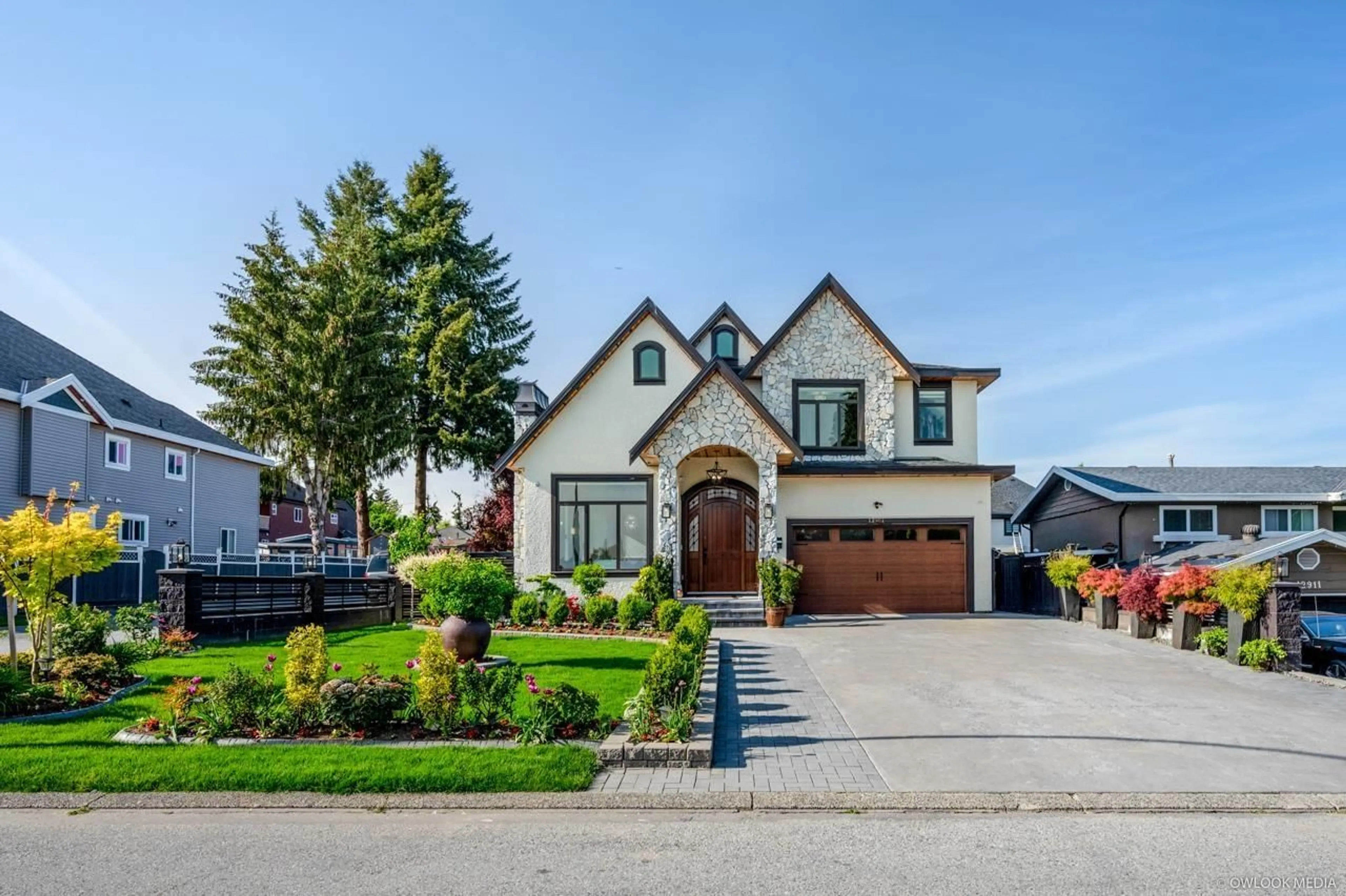 Home with brick exterior material, street for 12901 92A AVENUE, Surrey British Columbia V3V1K1