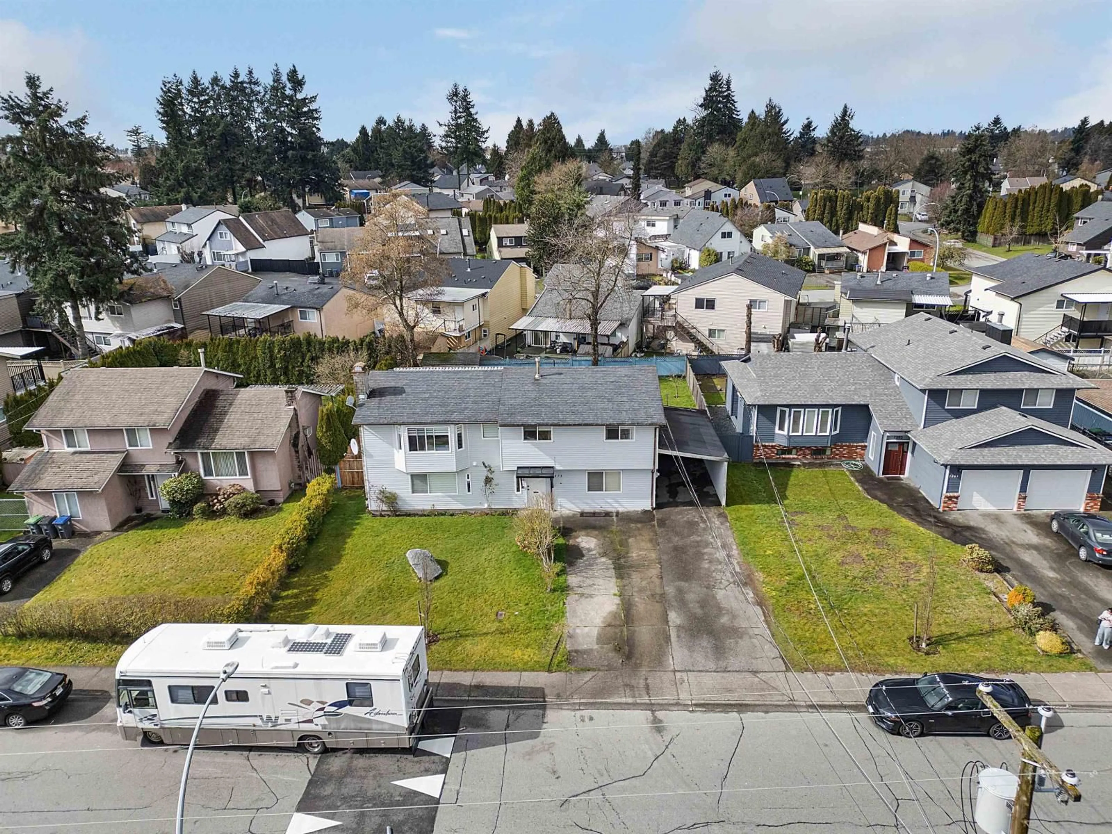 Unknown for 7273 130 STREET, Surrey British Columbia V3W4J8