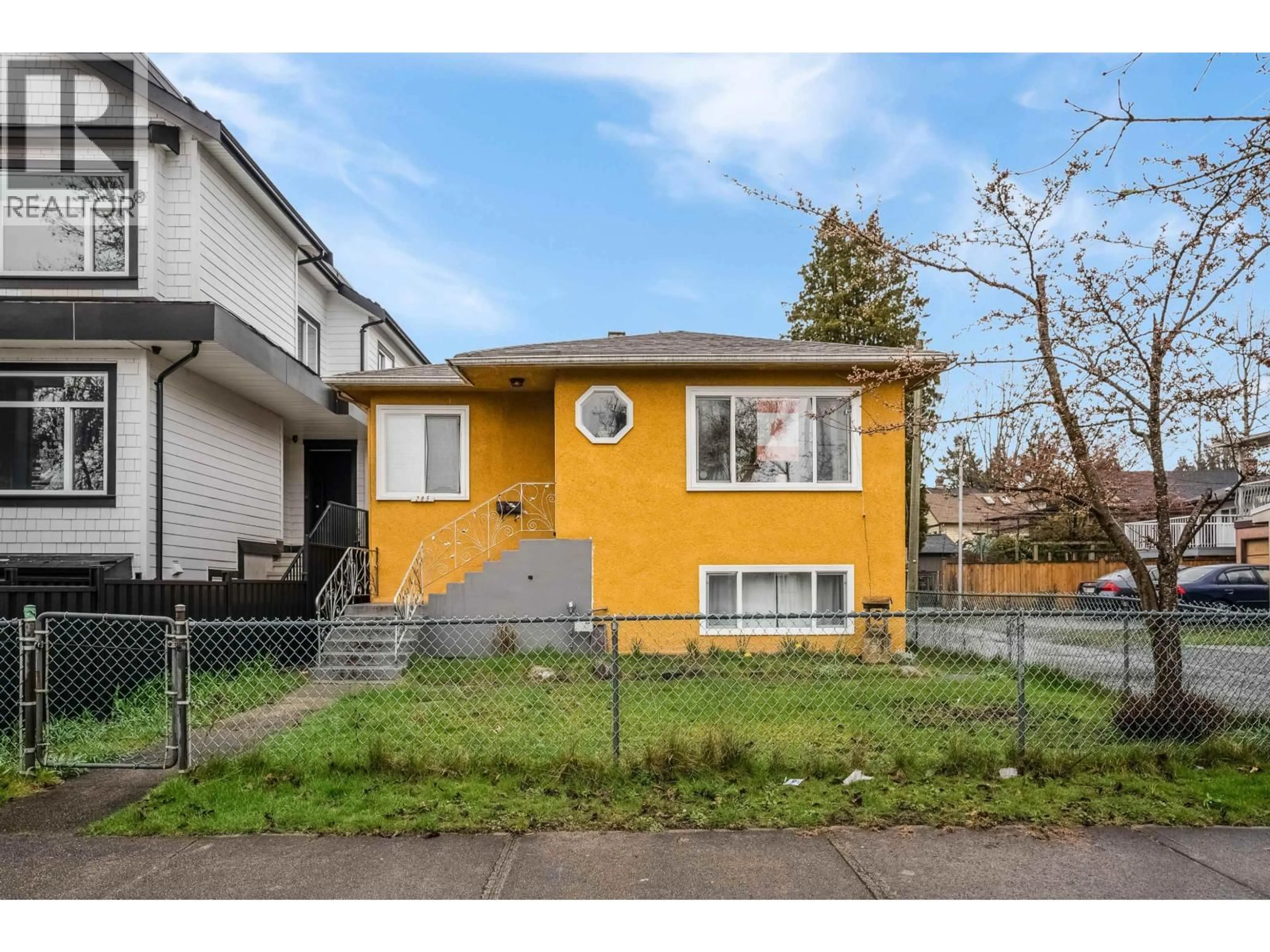 Home with vinyl exterior material, street for 285 48TH AVENUE, Vancouver British Columbia V5W2C9