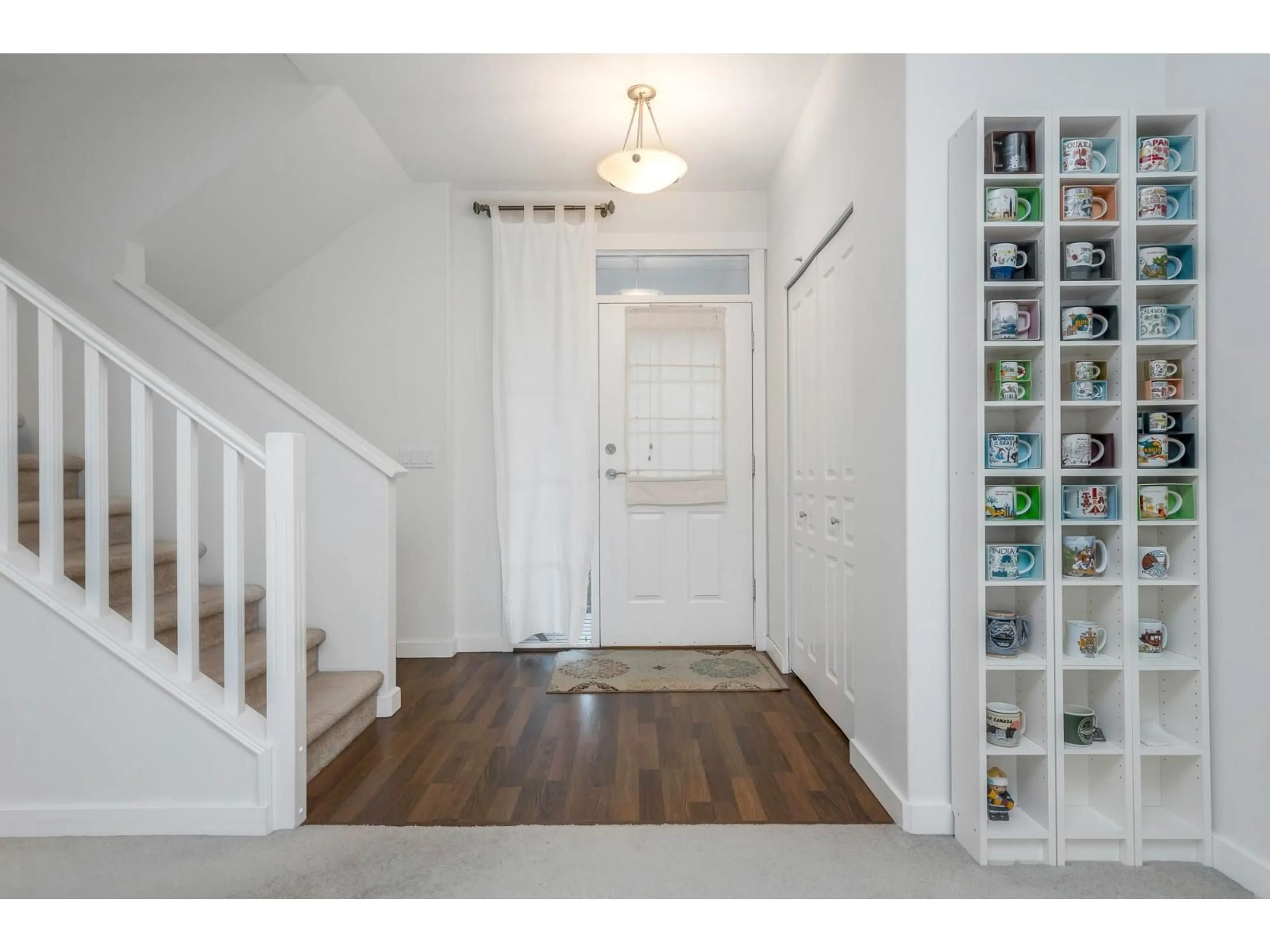 Indoor entryway for 20829 84A AVENUE, Langley British Columbia V2Y2X5