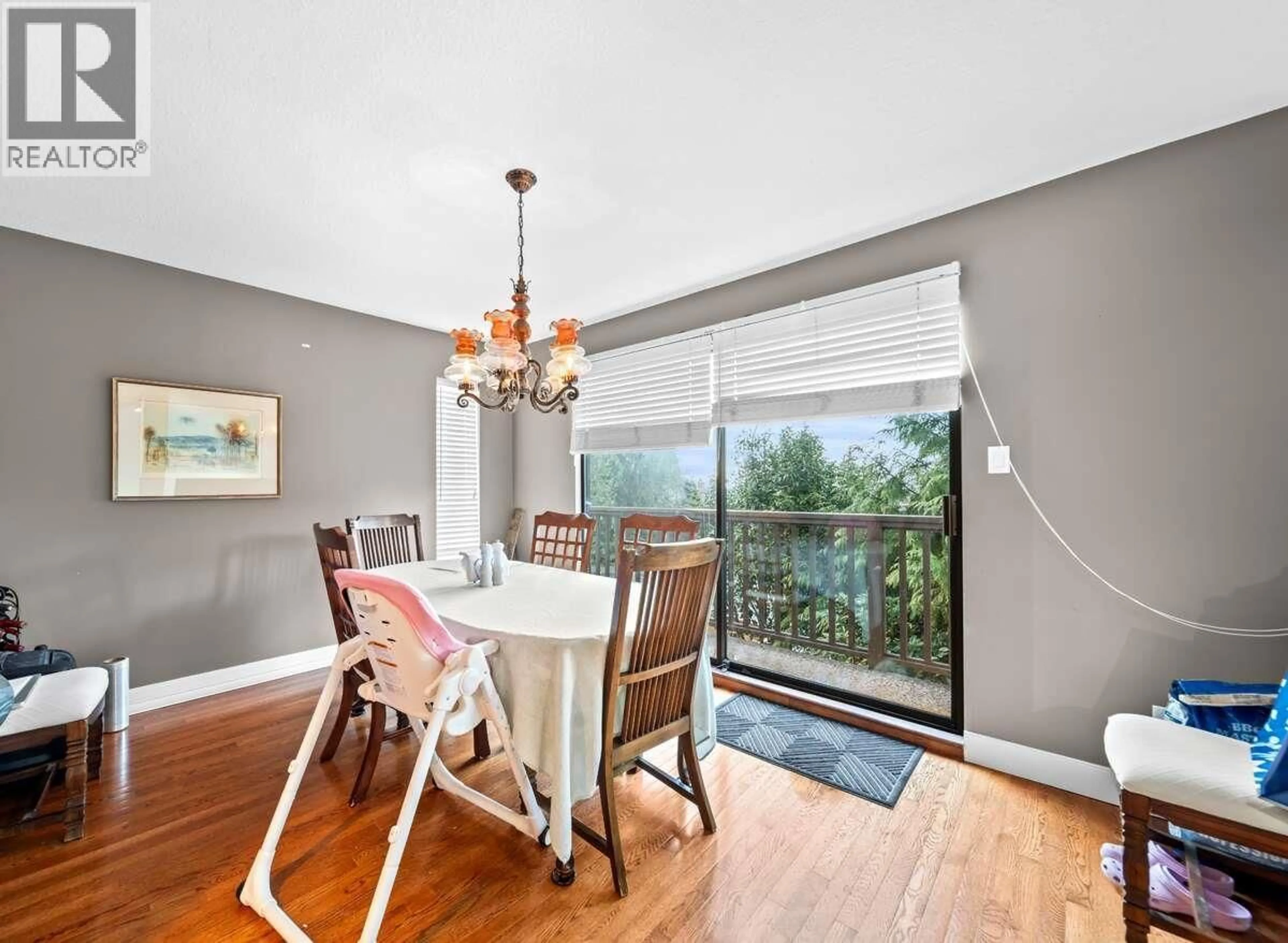 Dining room, wood/laminate floor for 5600 GROUSEWOODS PLACE, North Vancouver British Columbia V7R4T4