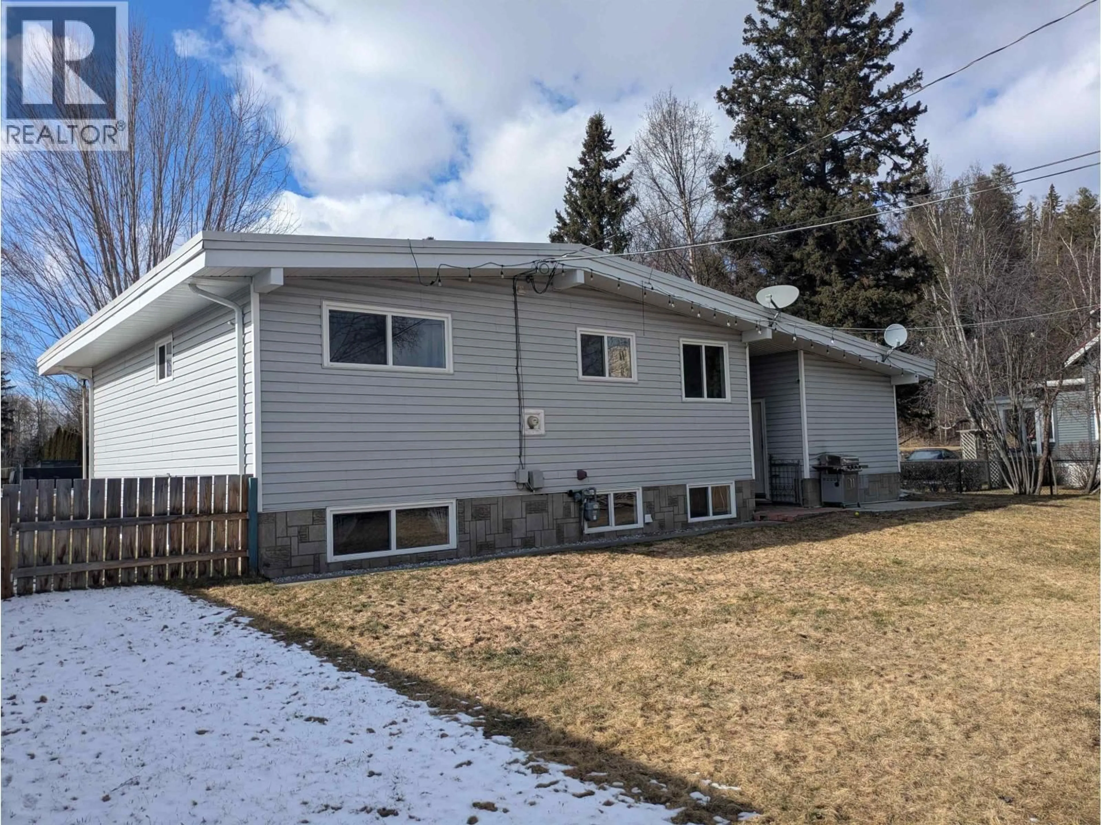 Home with vinyl exterior material, unknown for 1678 KENWOOD STREET, Prince George British Columbia V2L1S2