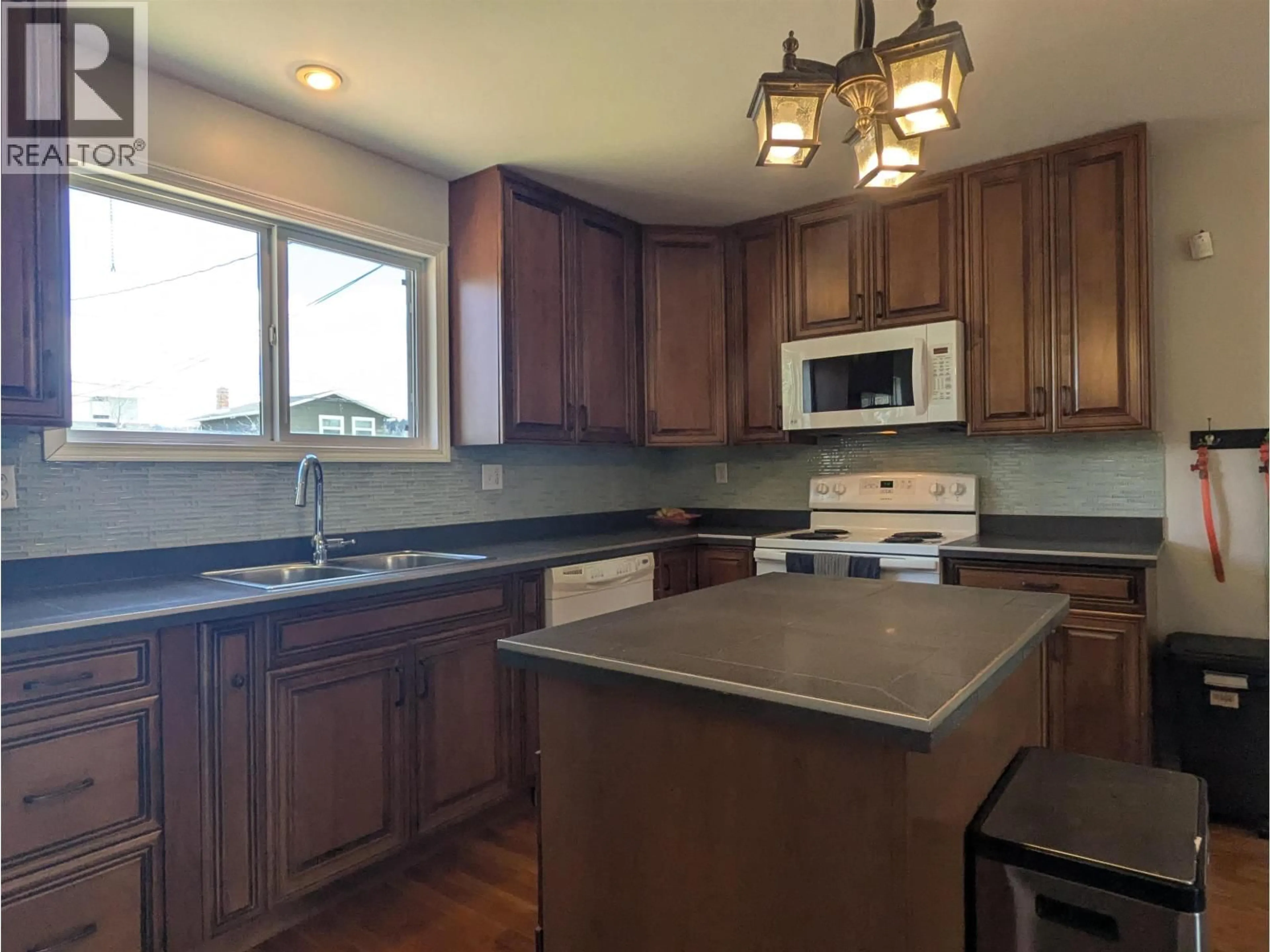 Open concept kitchen, unknown for 1678 KENWOOD STREET, Prince George British Columbia V2L1S2