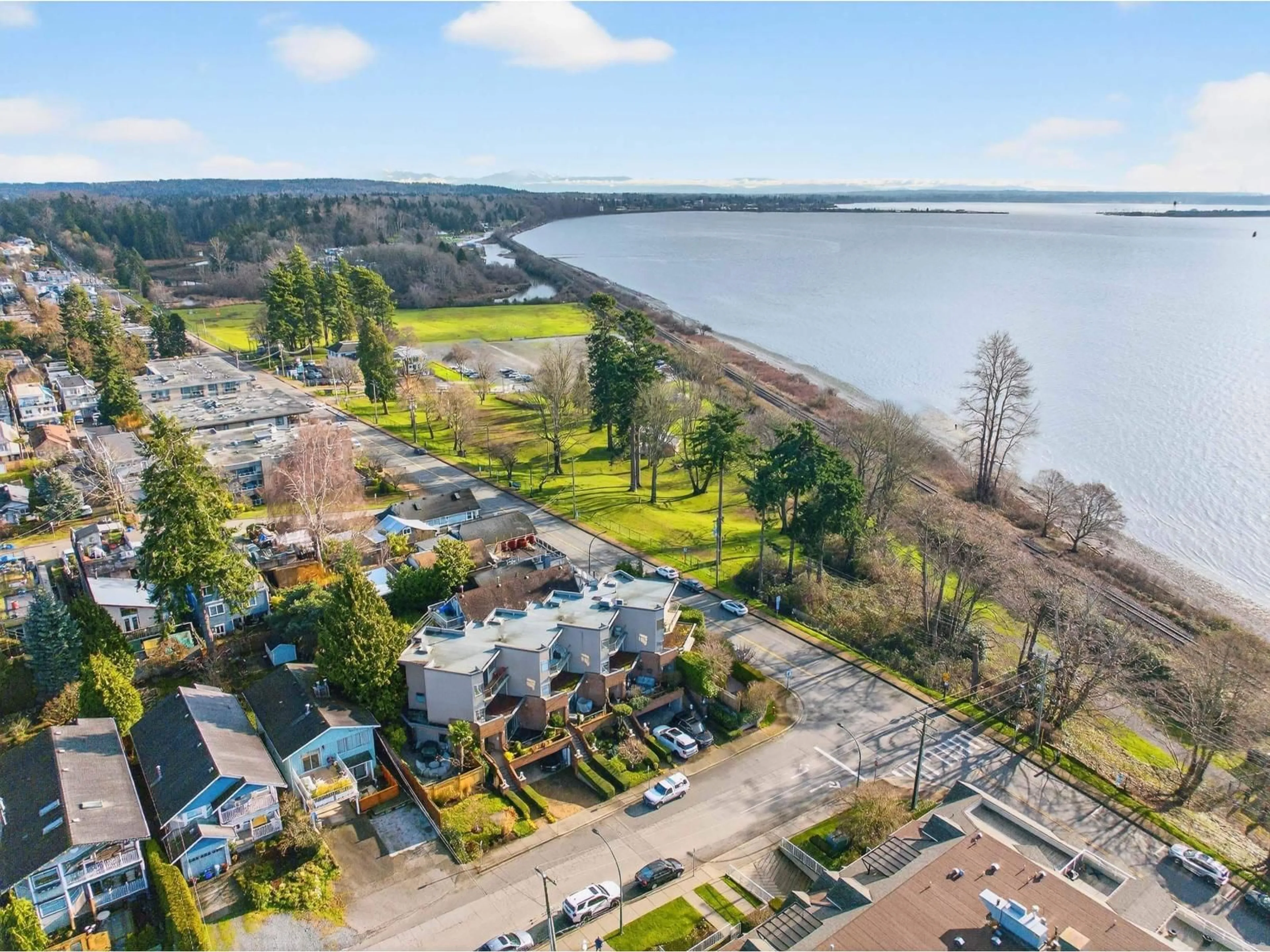 A pic from outside/outdoor area/front of a property/back of a property/a pic from drone, water/lake/river/ocean view for 812 MAPLE STREET, White Rock British Columbia V4B4M2