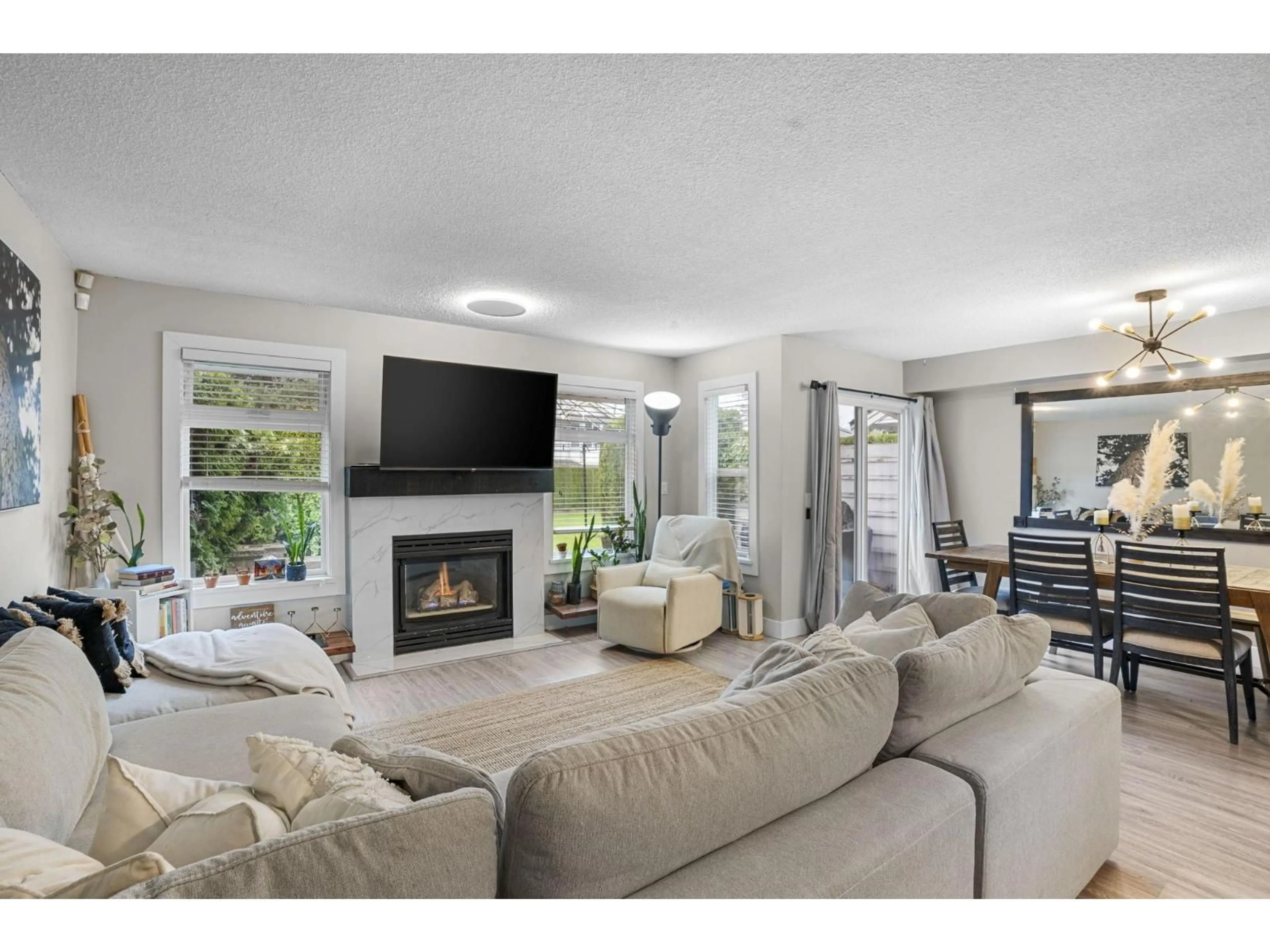 Living room with furniture, unknown for 49 - 9045 WALNUT GROVE DRIVE, Langley British Columbia V1M2E1