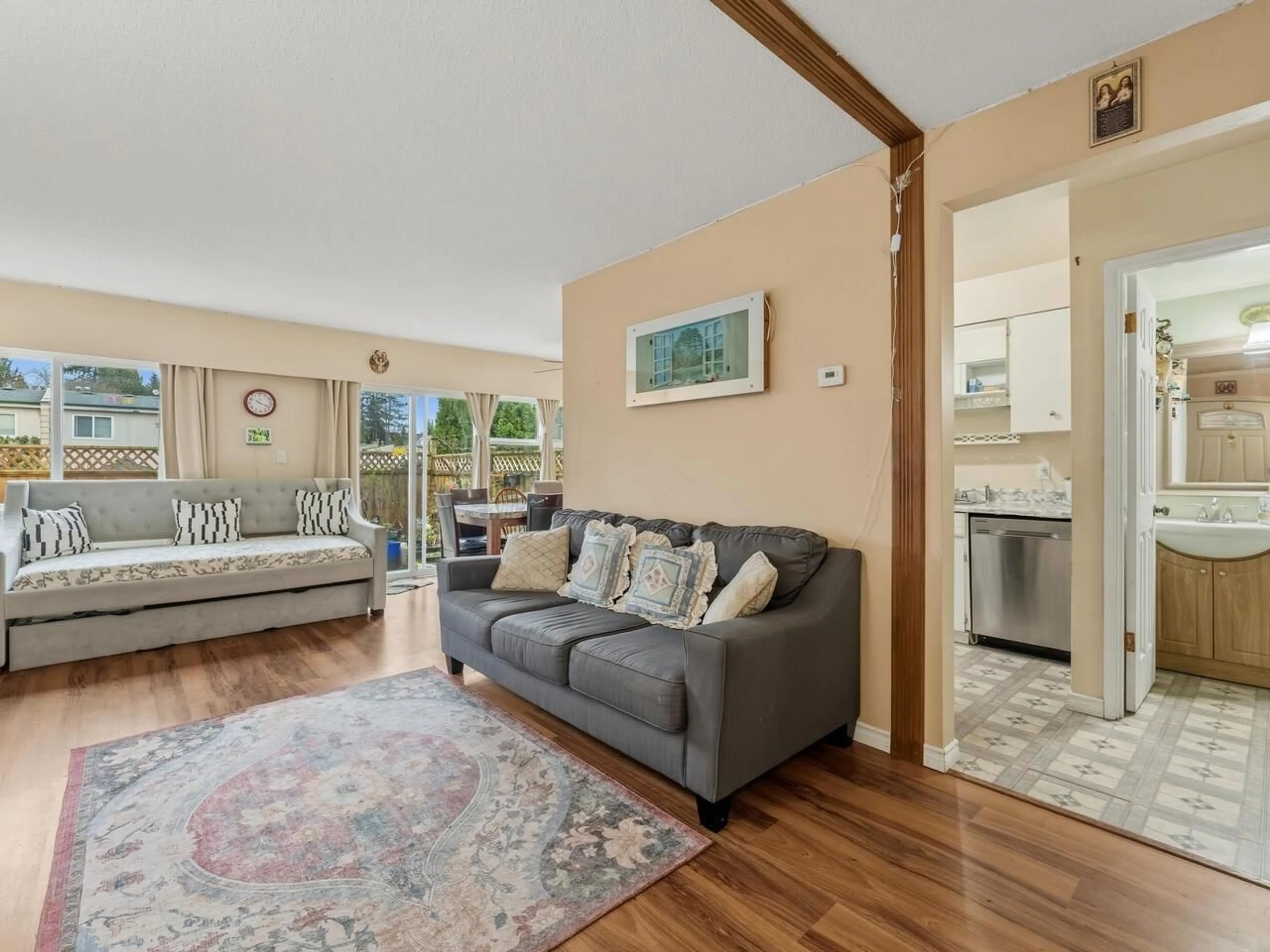 Living room with furniture, unknown for 135 - 15215 105 AVENUE, Surrey British Columbia V3R1R9