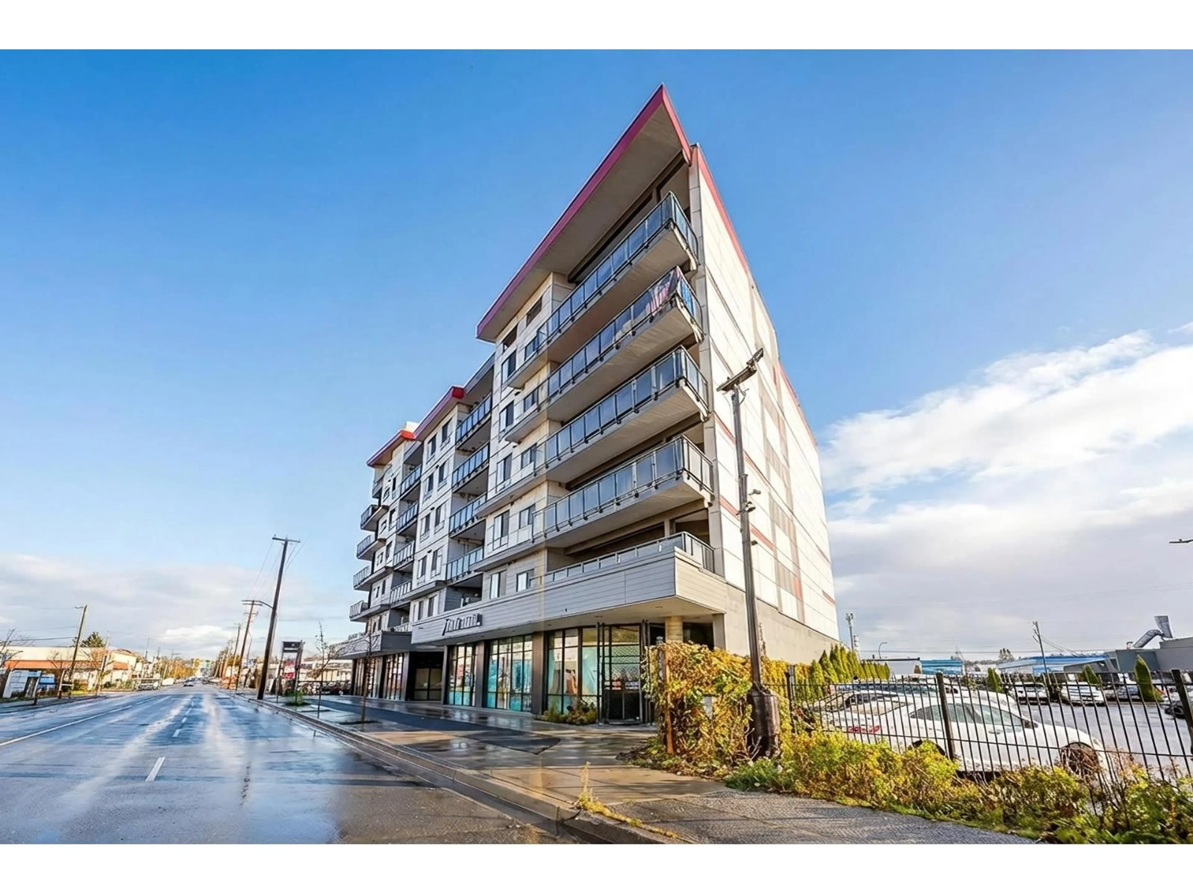 Unknown for 214 - 20061 FRASER HIGHWAY, Langley British Columbia V3A0R4