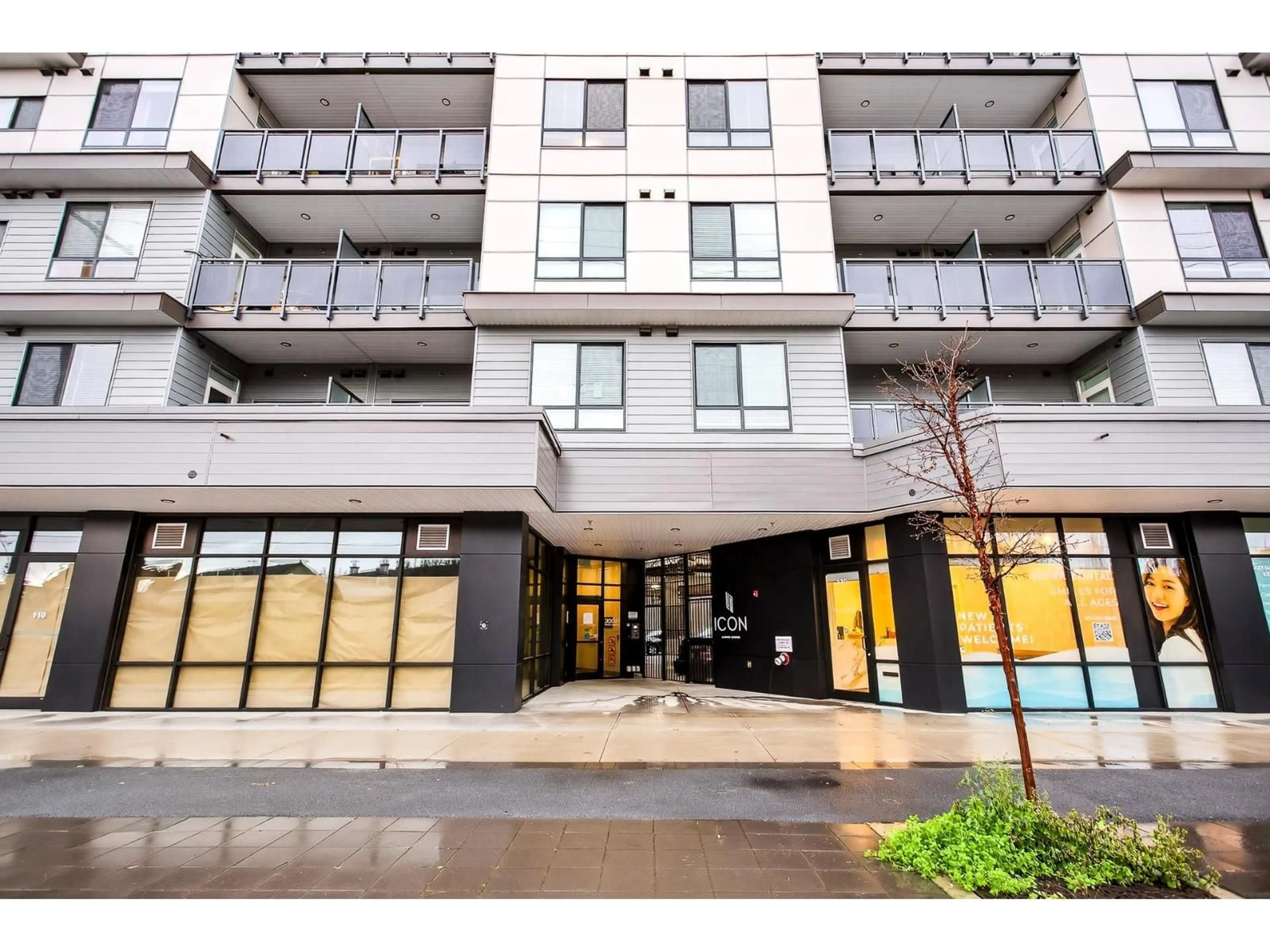 Unknown for 214 - 20061 FRASER HIGHWAY, Langley British Columbia V3A0R4