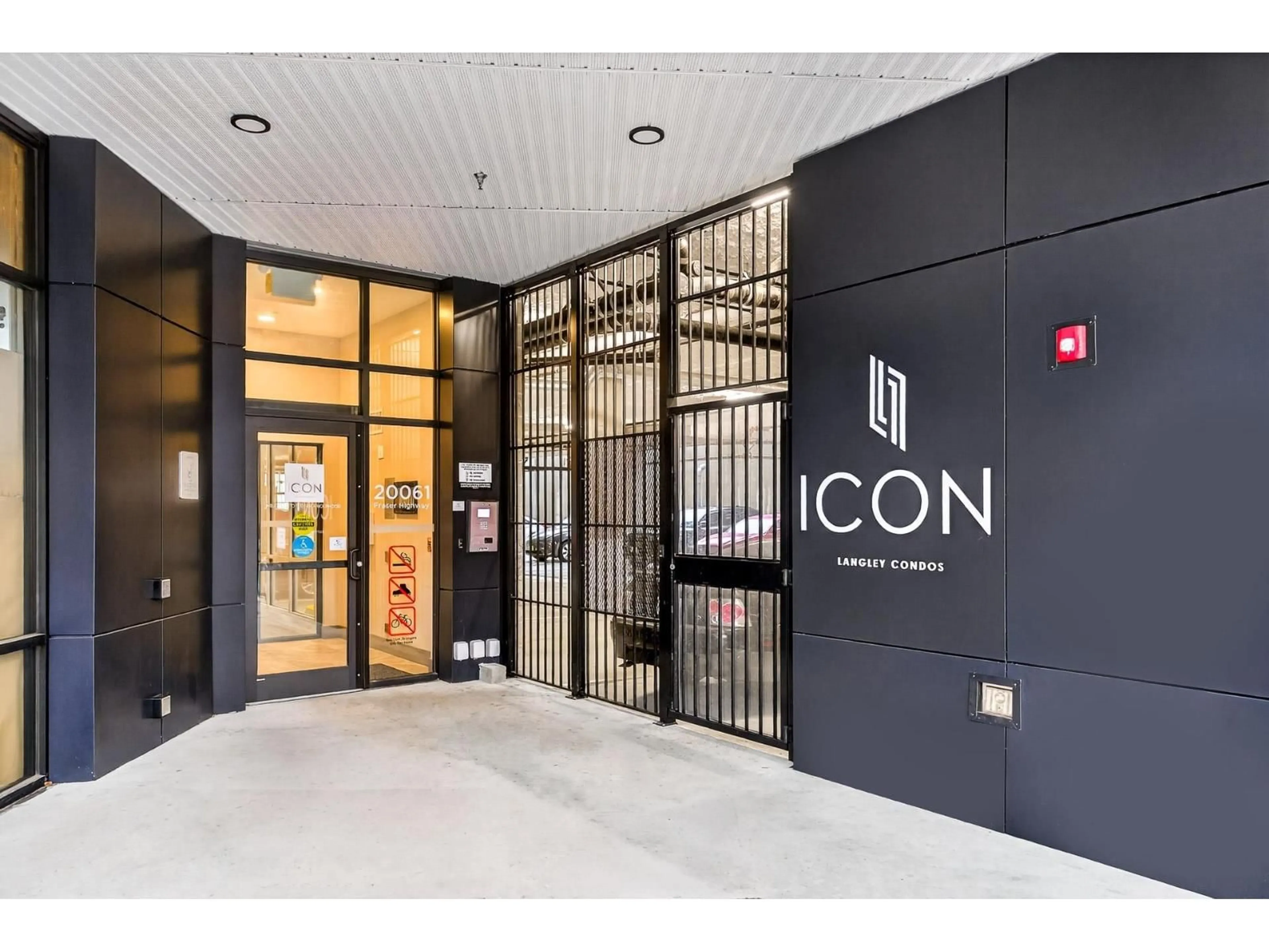 Indoor foyer for 214 - 20061 FRASER HIGHWAY, Langley British Columbia V3A0R4