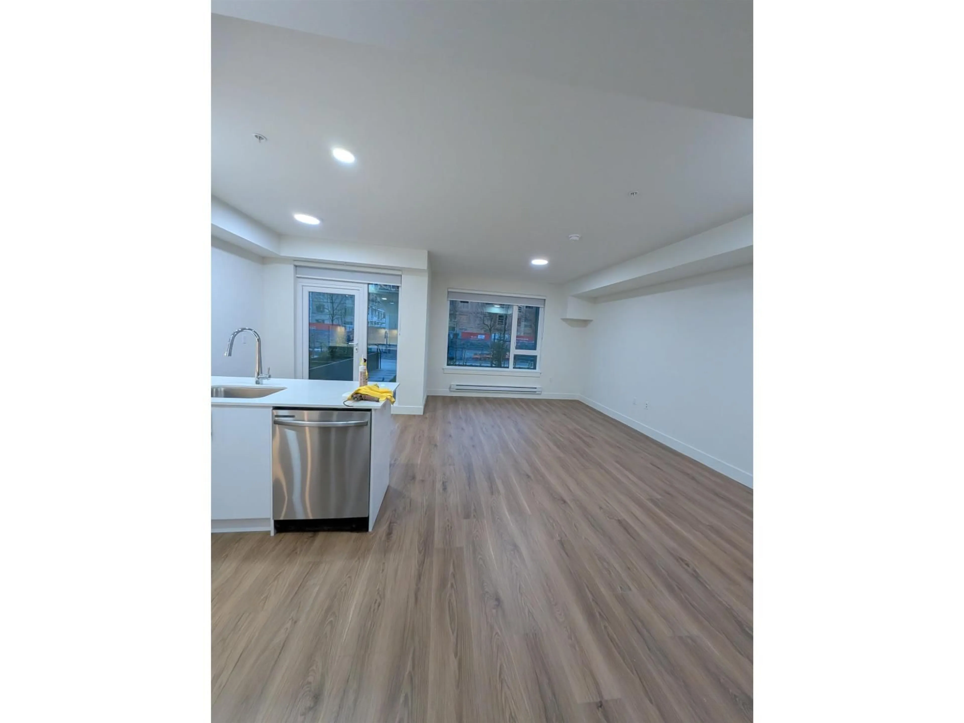 Unknown for 106 - 15739 FRASER HIGHWAY, Surrey British Columbia V4N1G9