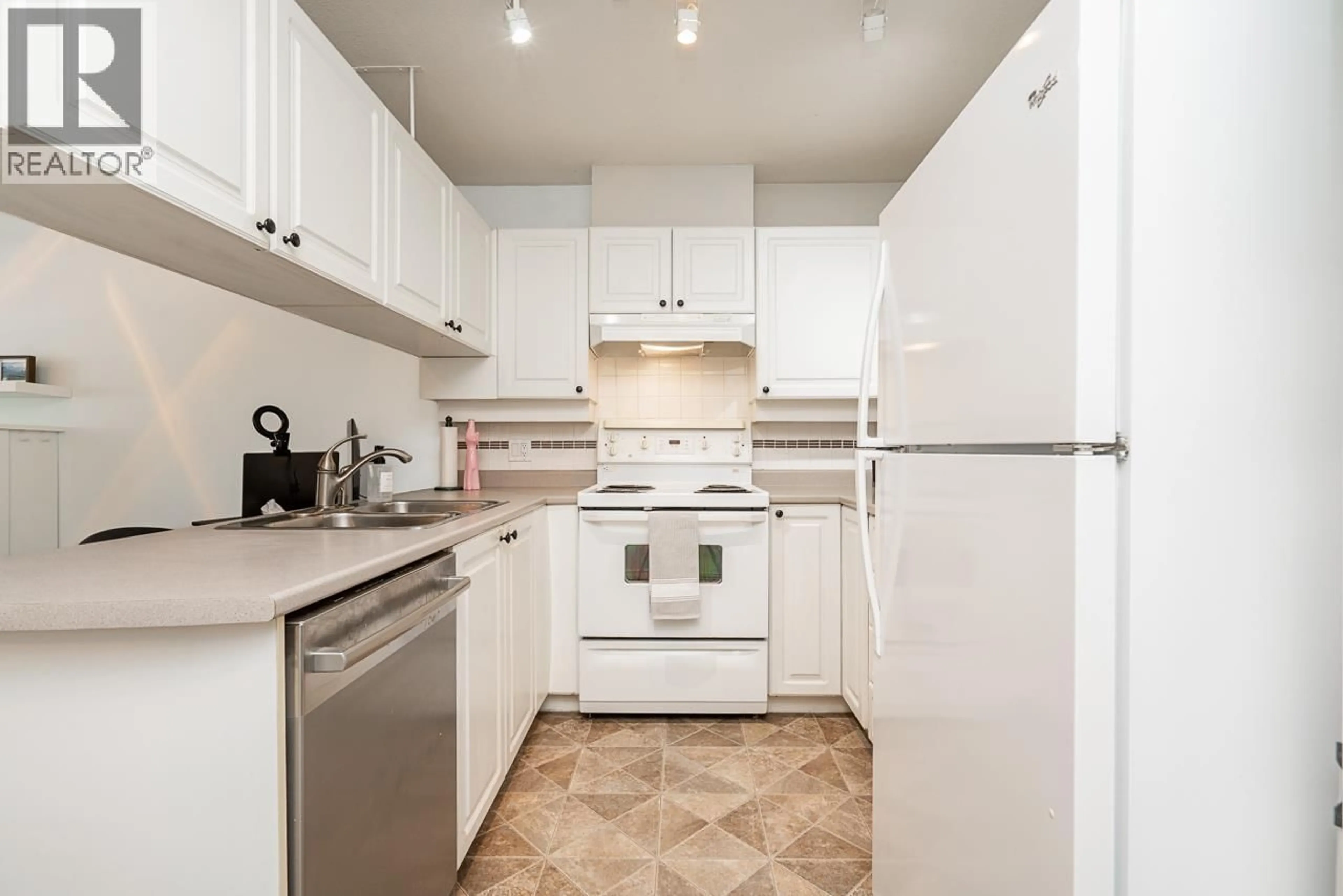 Standard kitchen, unknown for 410 - 1035 AUCKLAND STREET, New Westminster British Columbia V3M1K9