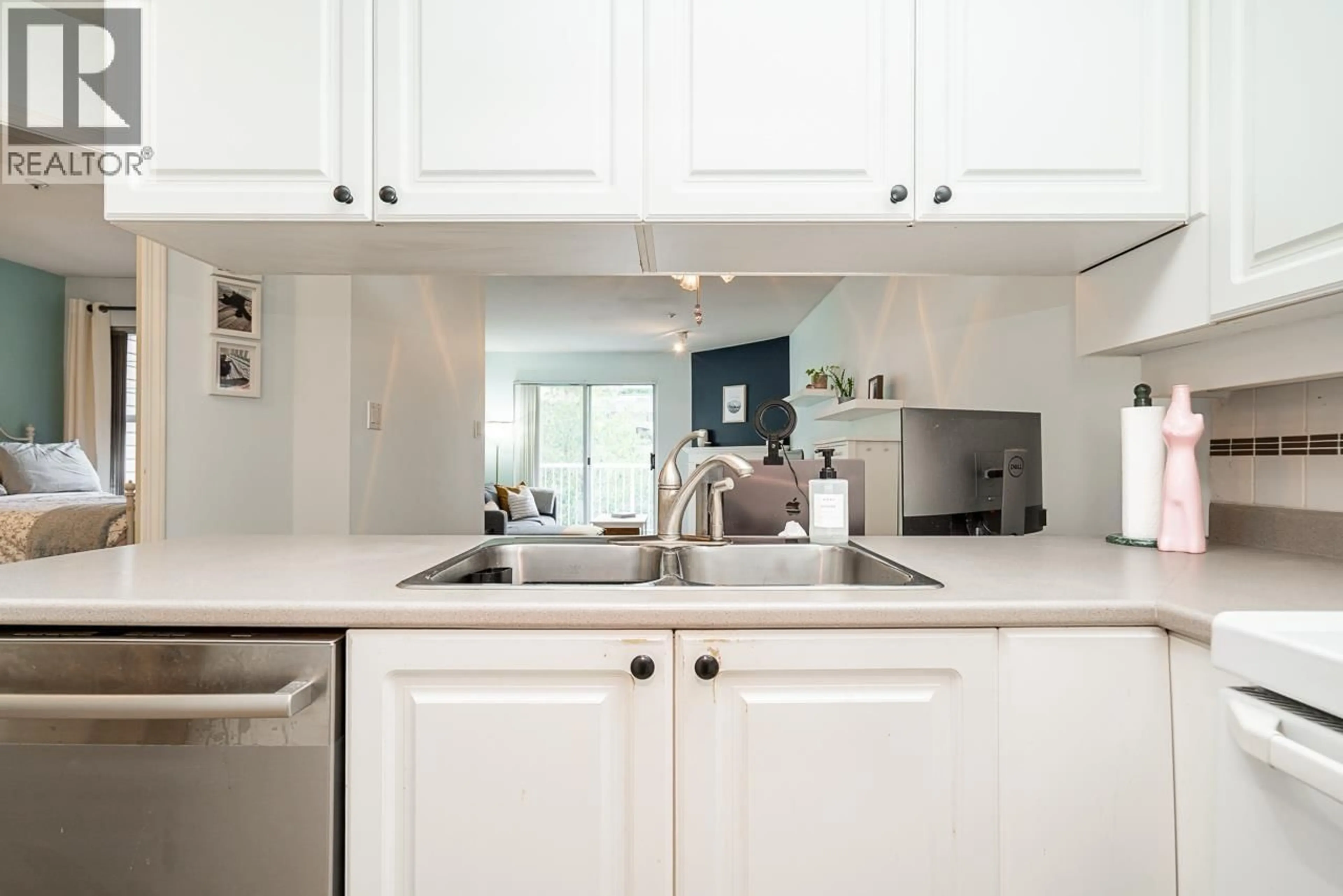 Standard kitchen, unknown for 410 - 1035 AUCKLAND STREET, New Westminster British Columbia V3M1K9