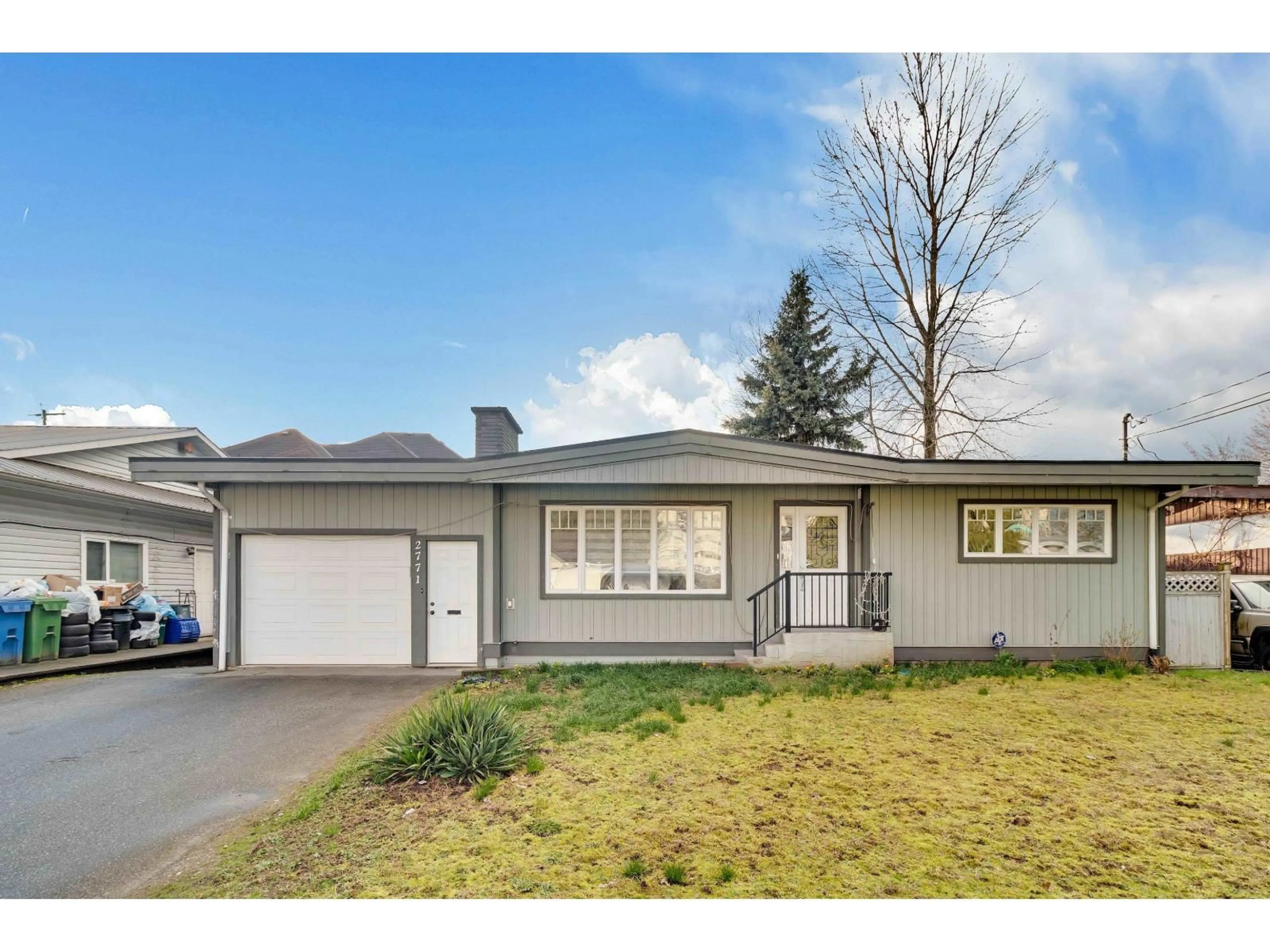 Home with vinyl exterior material, street for 2771 CENTENNIAL STREET, Abbotsford British Columbia V2T2V4