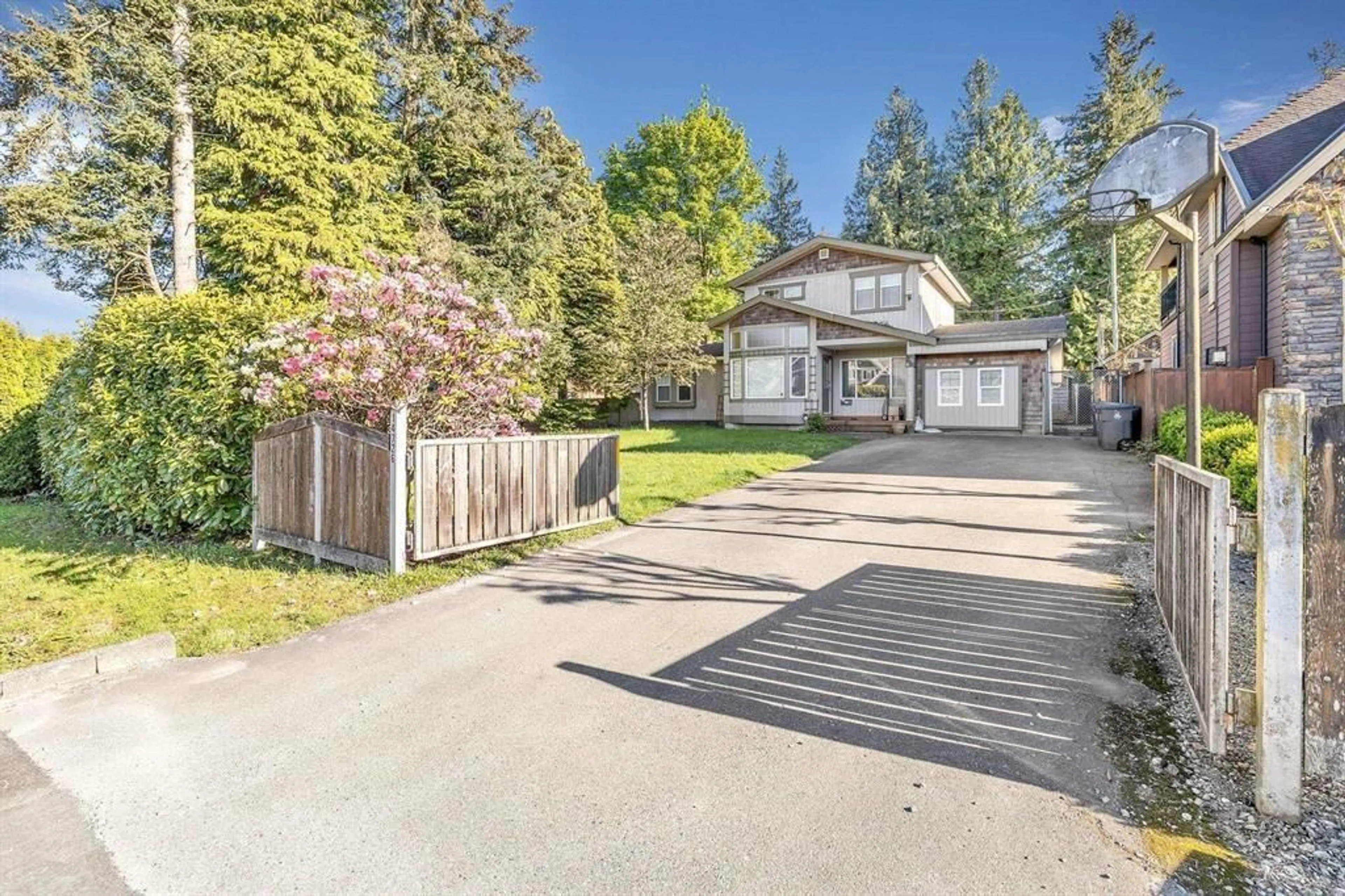A pic from outside/outdoor area/front of a property/back of a property/a pic from drone, street for 14726 60A AVENUE, Surrey British Columbia V3S1W1