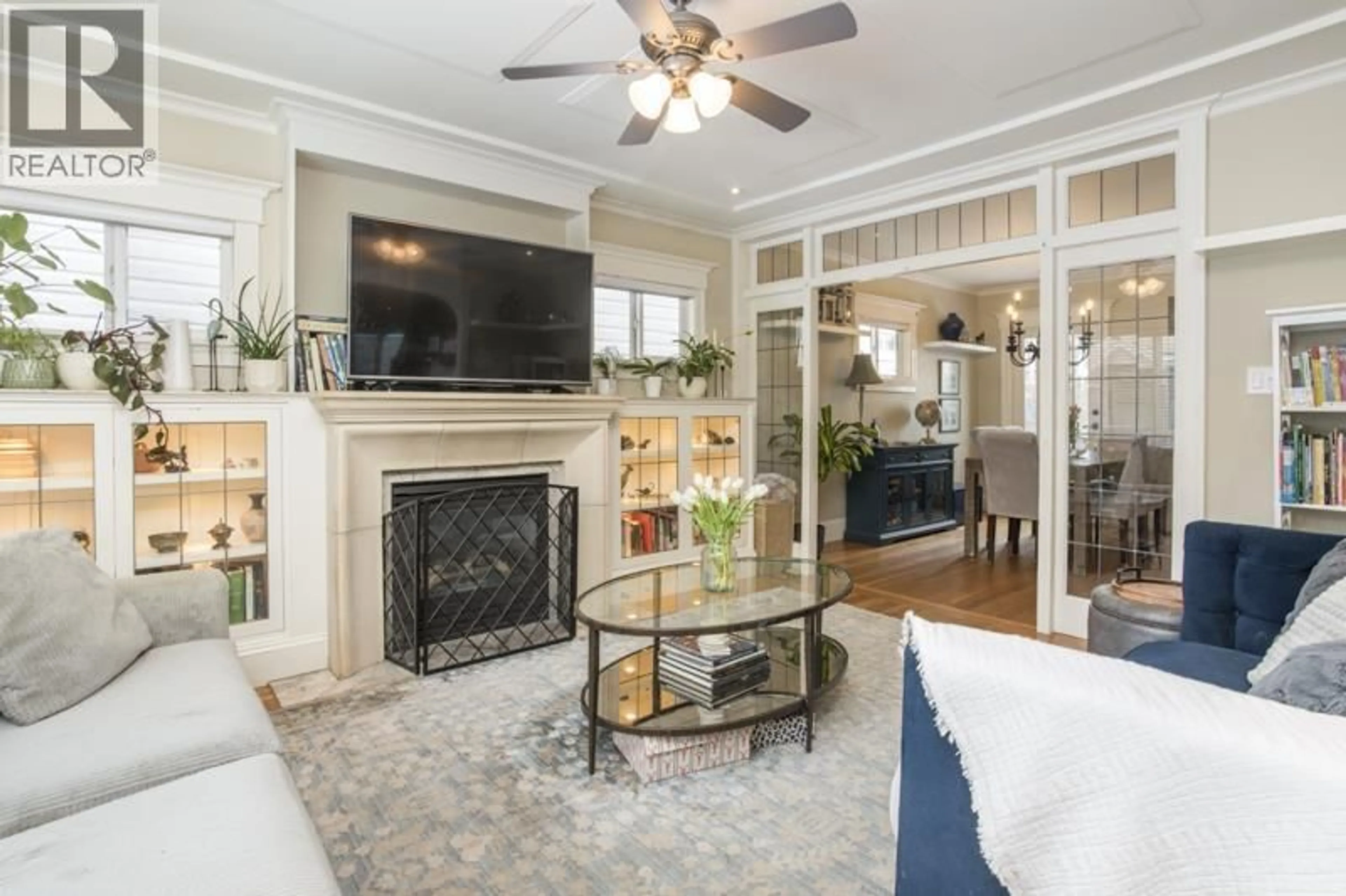 Living room with furniture, unknown for 1112 FOURTH AVENUE, New Westminster British Columbia V3M1T5