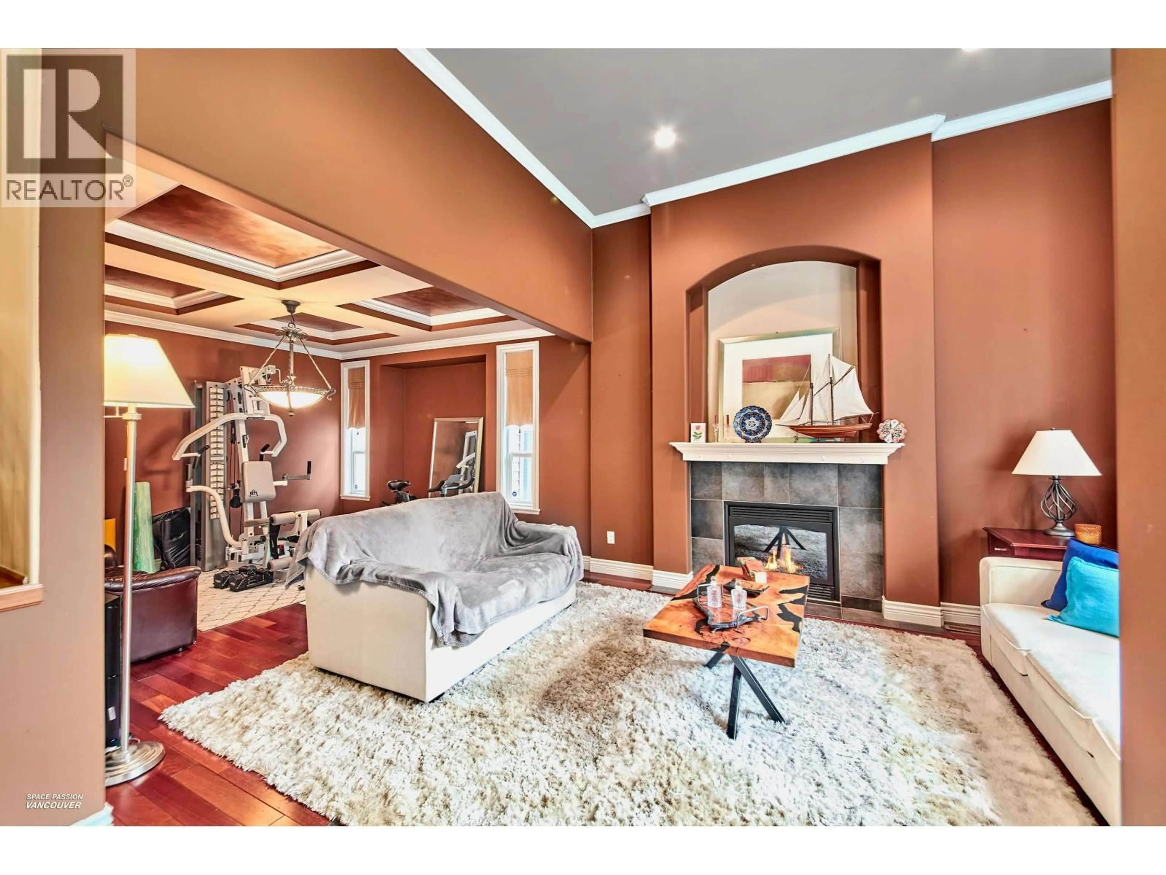 Living room with furniture, unknown for 440 HYCROFT STREET, Port Moody British Columbia V3H5M7