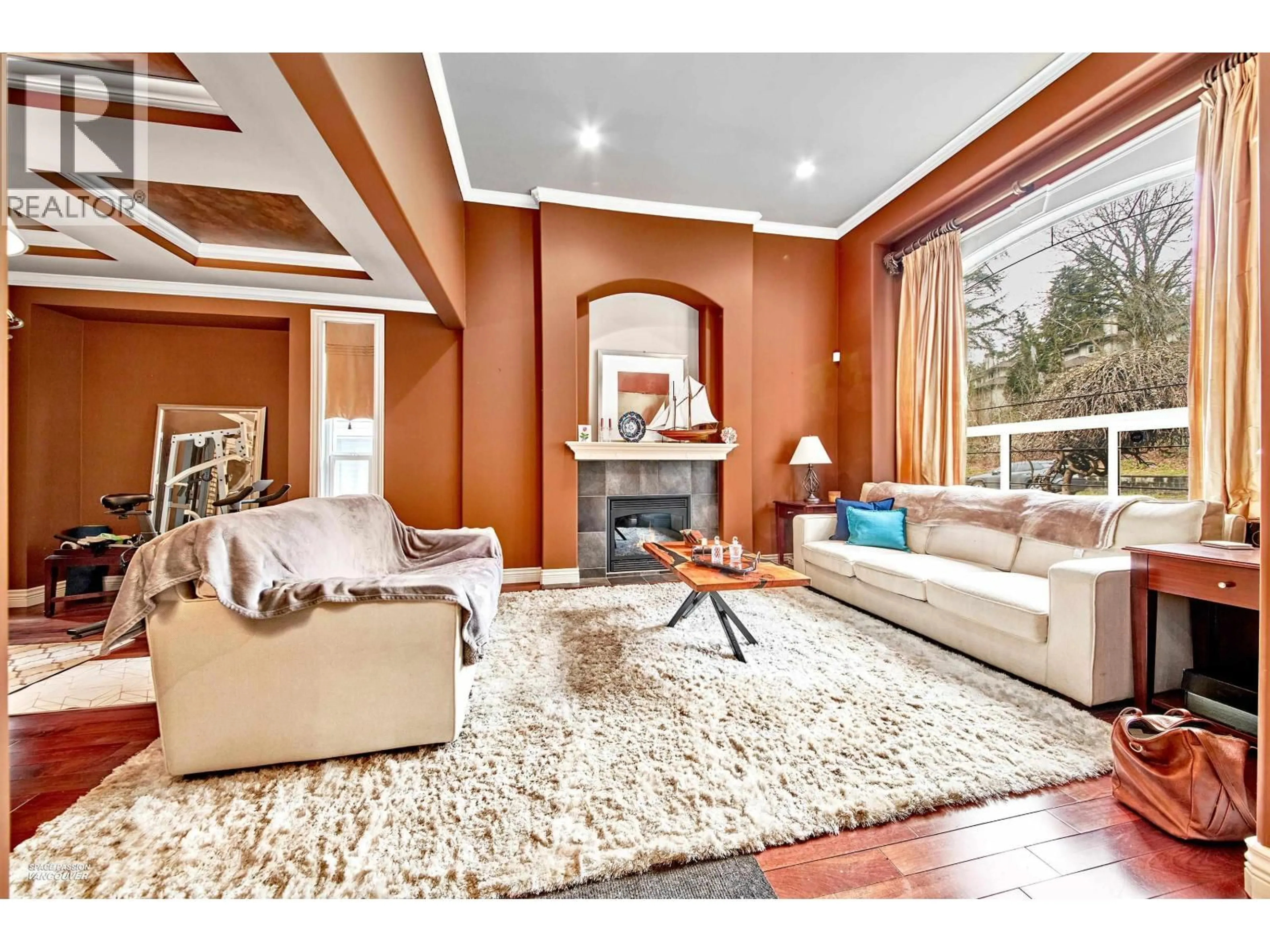Living room with furniture, unknown for 440 HYCROFT STREET, Port Moody British Columbia V3H5M7