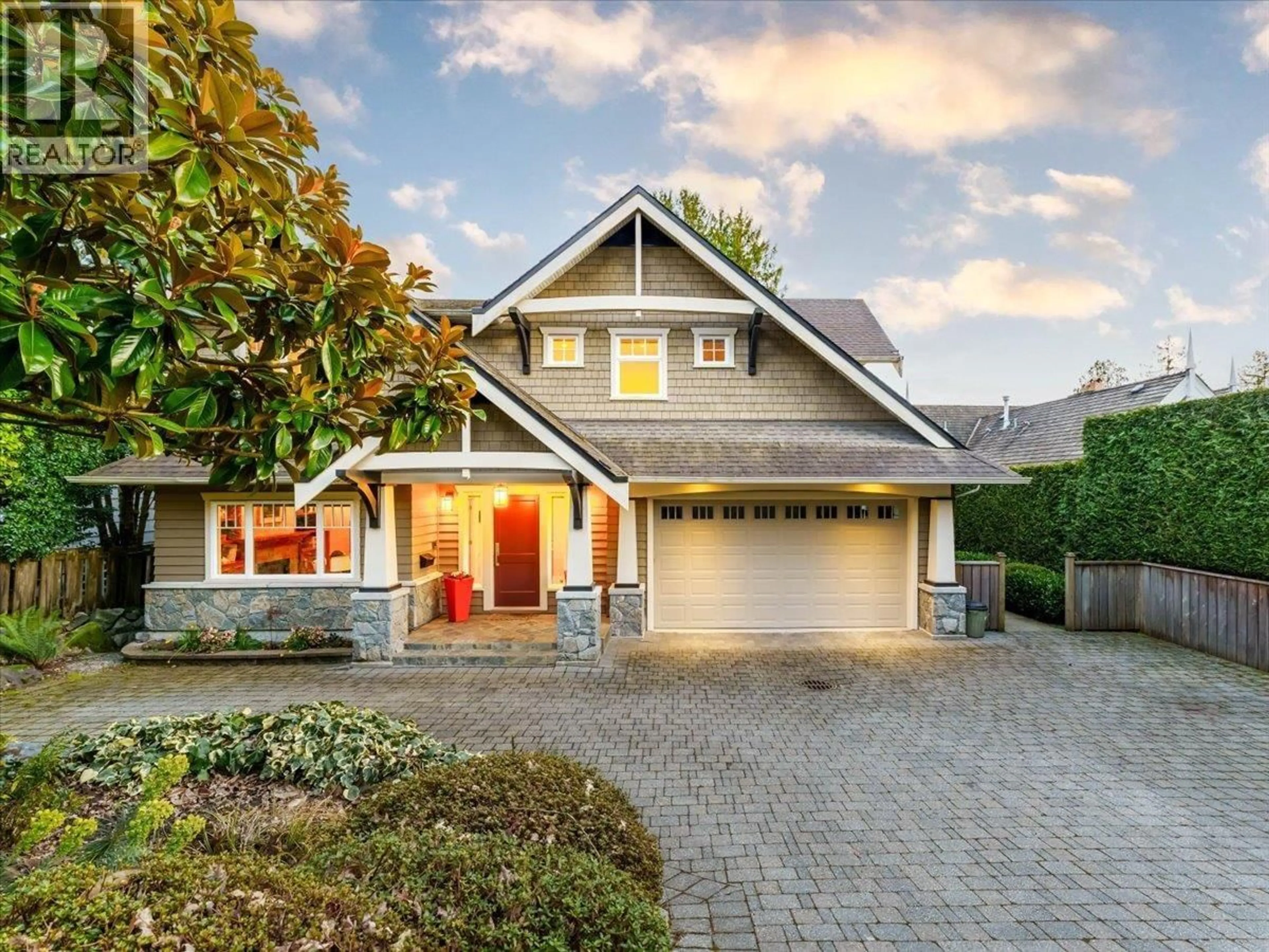 Home with brick exterior material, street for 2618 LAWSON AVENUE, West Vancouver British Columbia V7V2G2