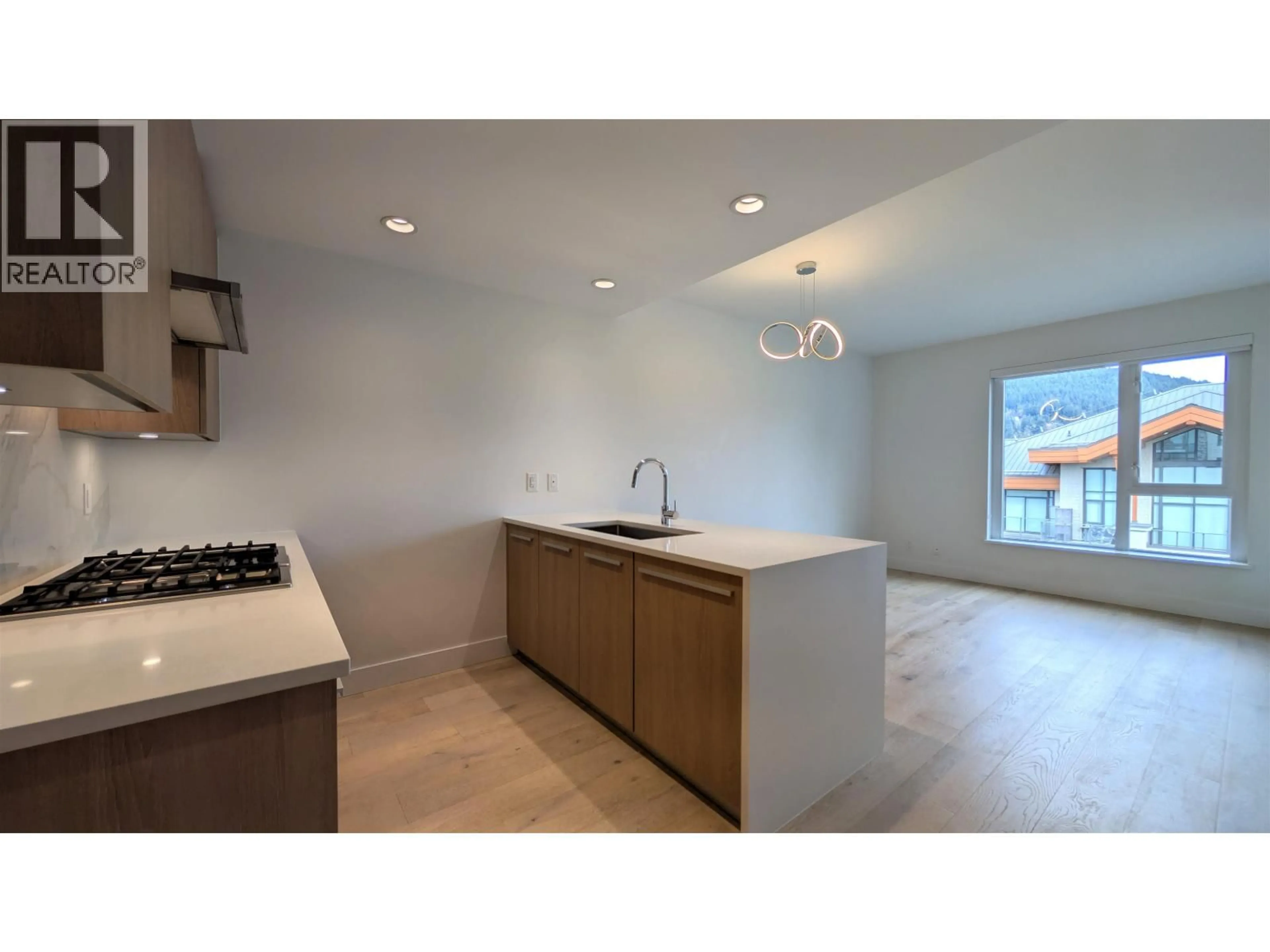 Open concept kitchen, unknown for 802 - 1210 27TH STREET, North Vancouver British Columbia V7J0C5