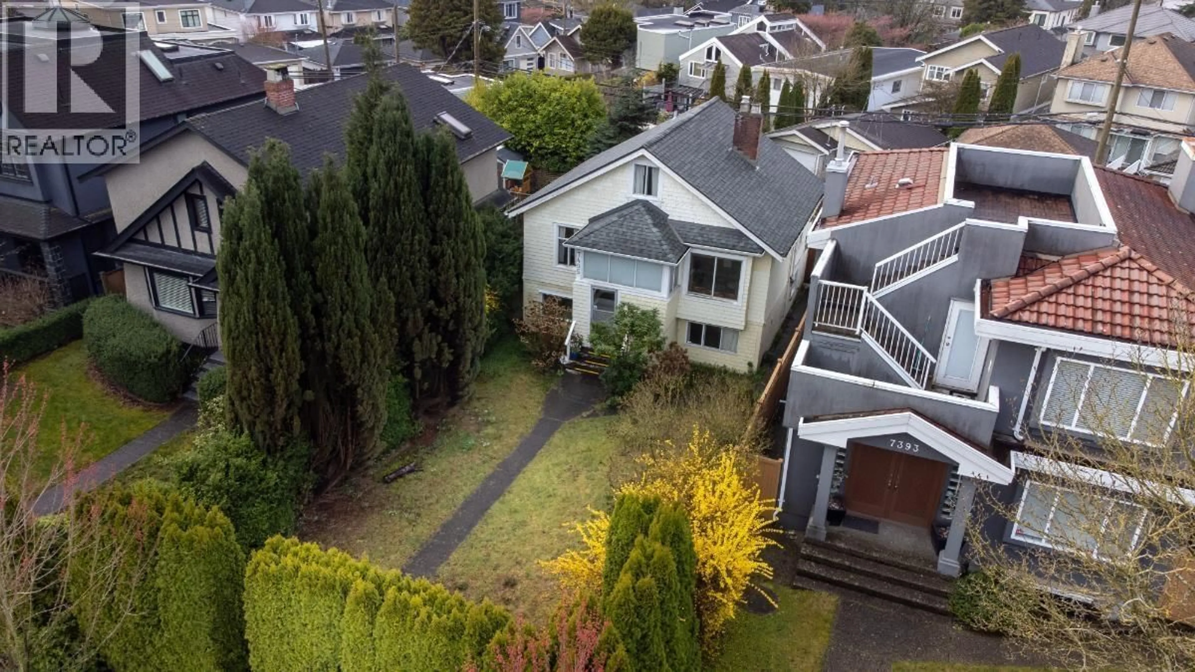 A pic from outside/outdoor area/front of a property/back of a property/a pic from drone, street for 7405 WEST BOULEVARD, Vancouver British Columbia V6P5S2