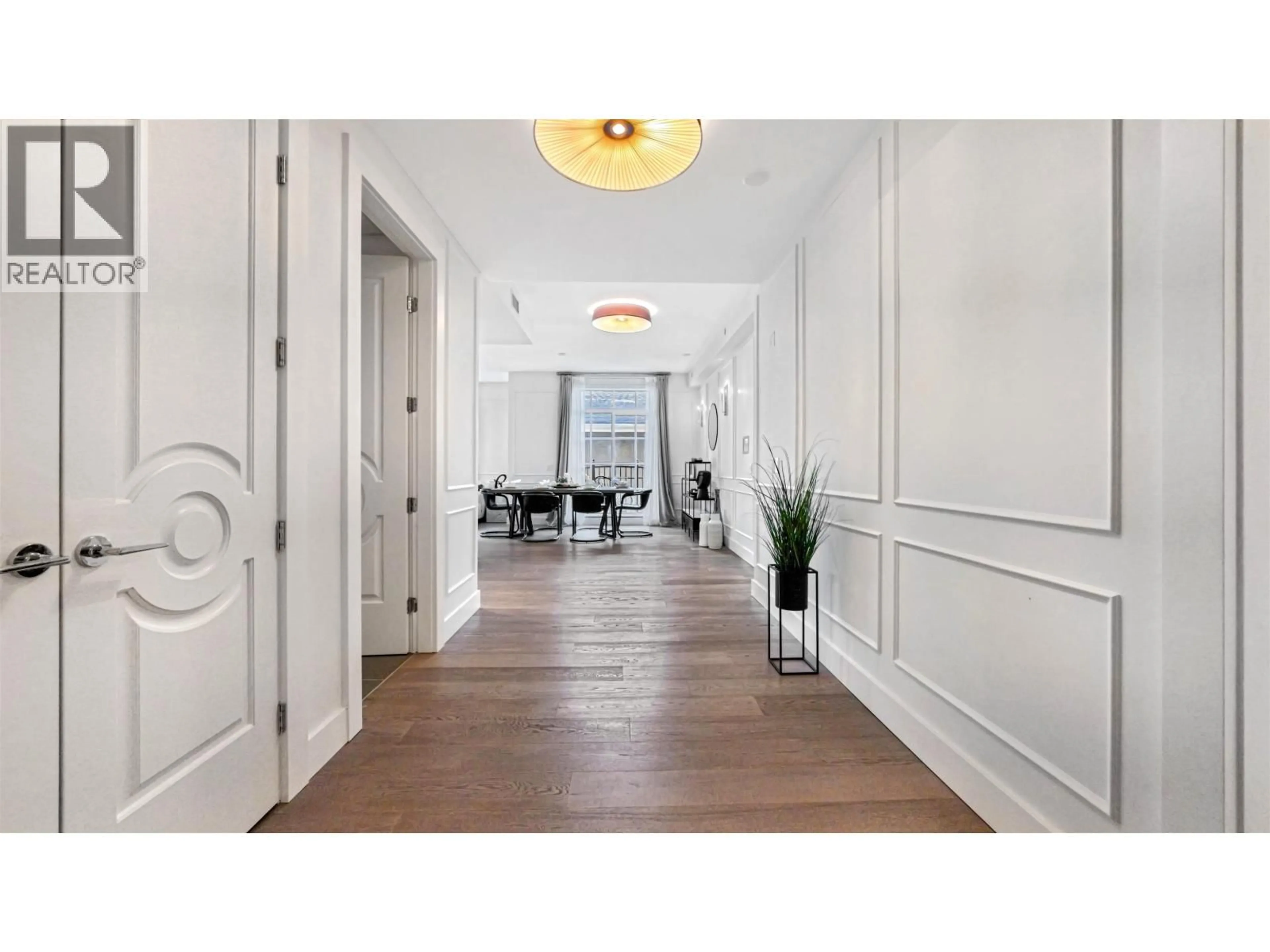 Indoor entryway for 204 - 1009 LAURIER AVENUE, Vancouver British Columbia V6H1Y2