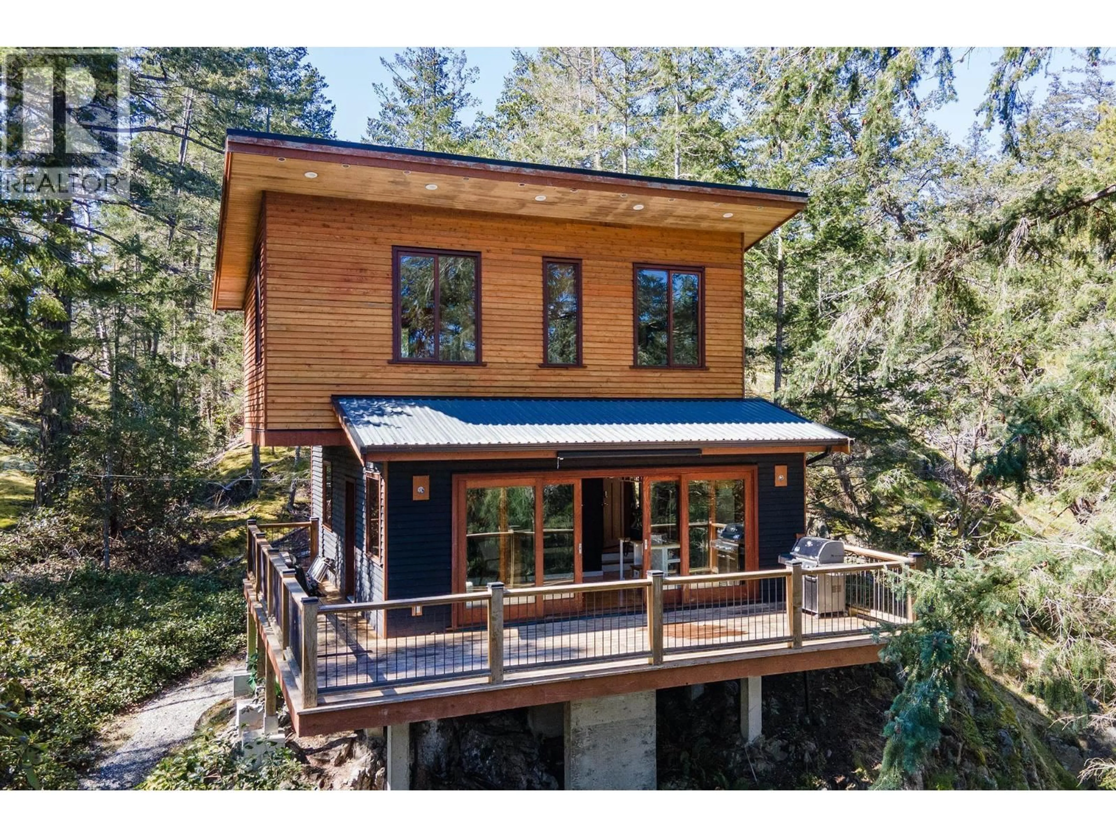 Home with vinyl exterior material, unknown for 5063 SHERMAN LANE, Halfmoon Bay British Columbia V7Z1G6