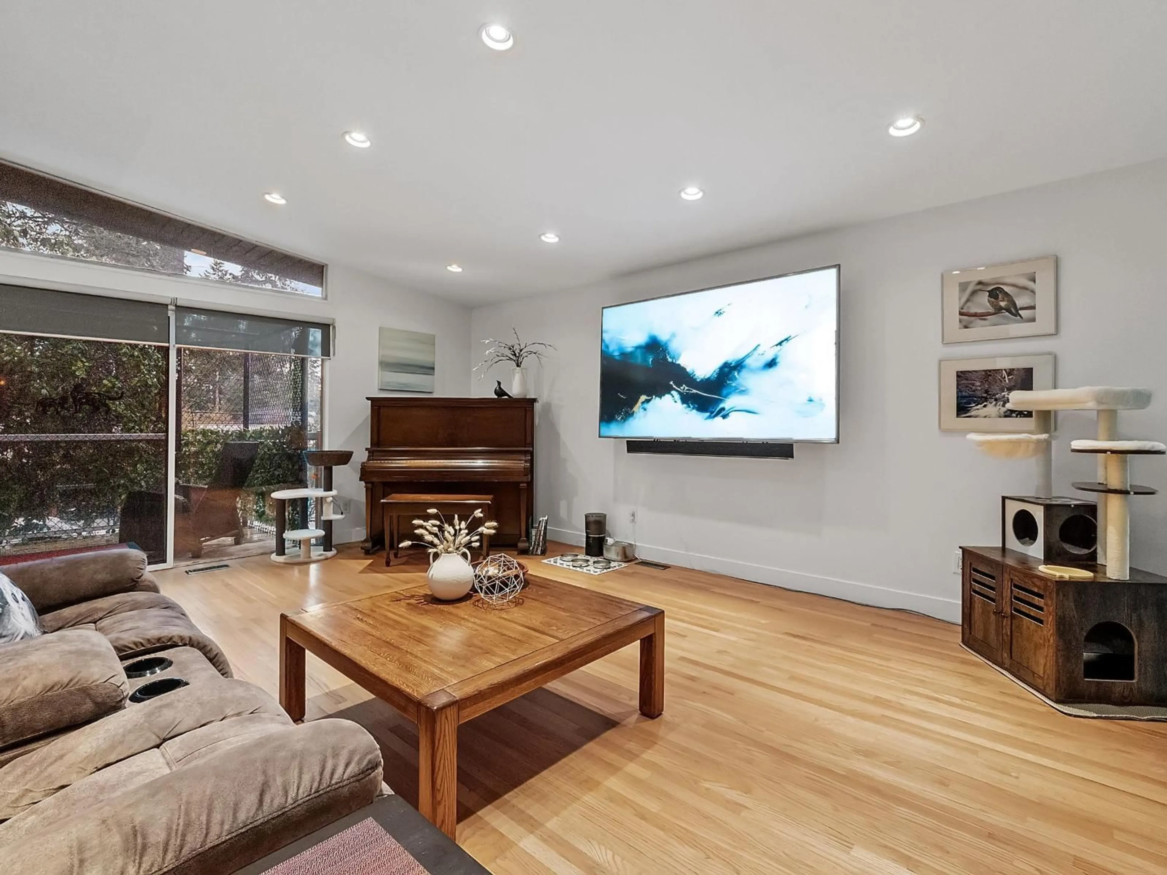 Home theater for 6436 MCKENZIE DRIVE, Delta British Columbia V4E1N9