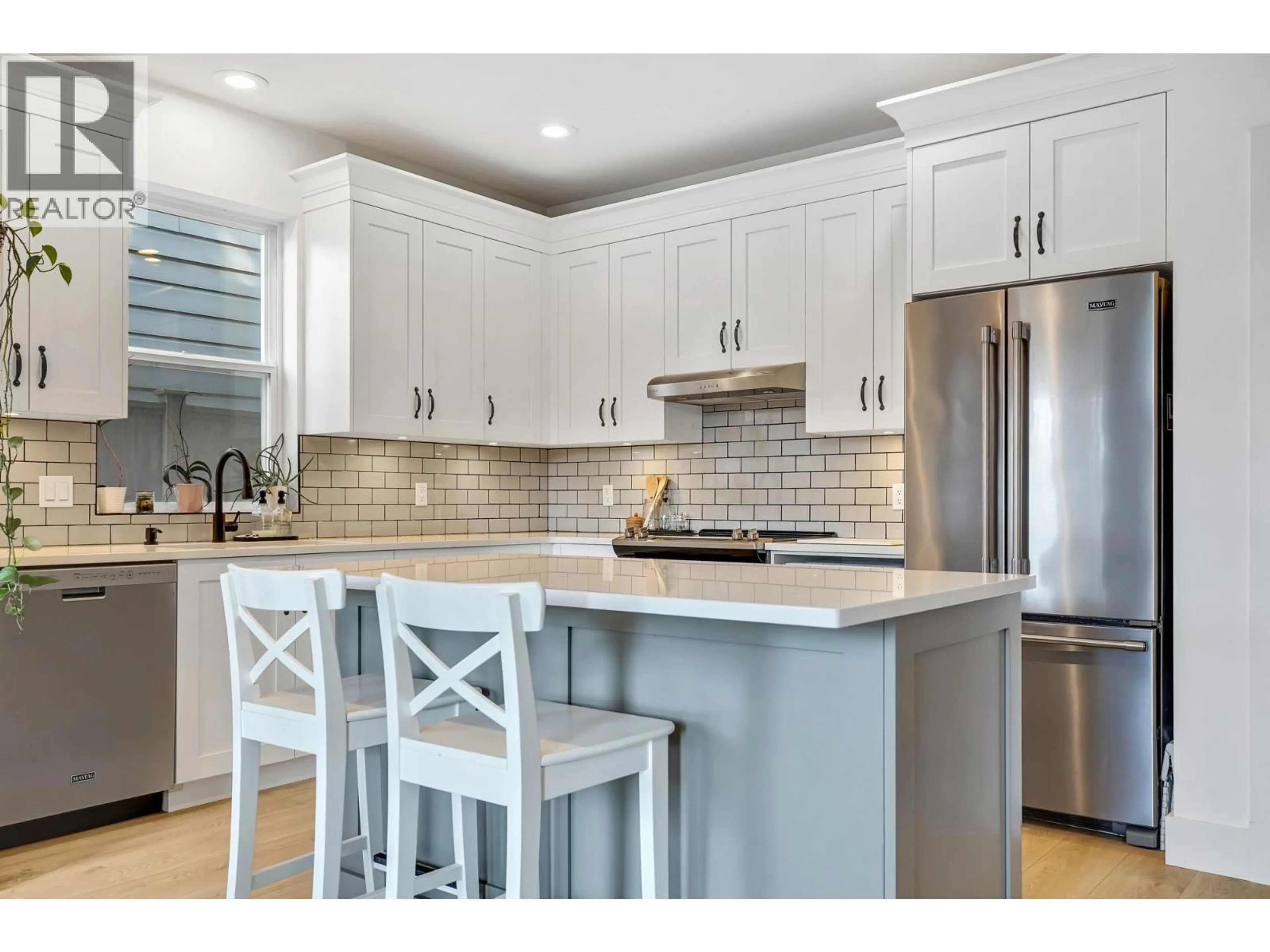 Open concept kitchen, ceramic/tile floor for 5681 47A AVENUE, Delta British Columbia V4K4B5