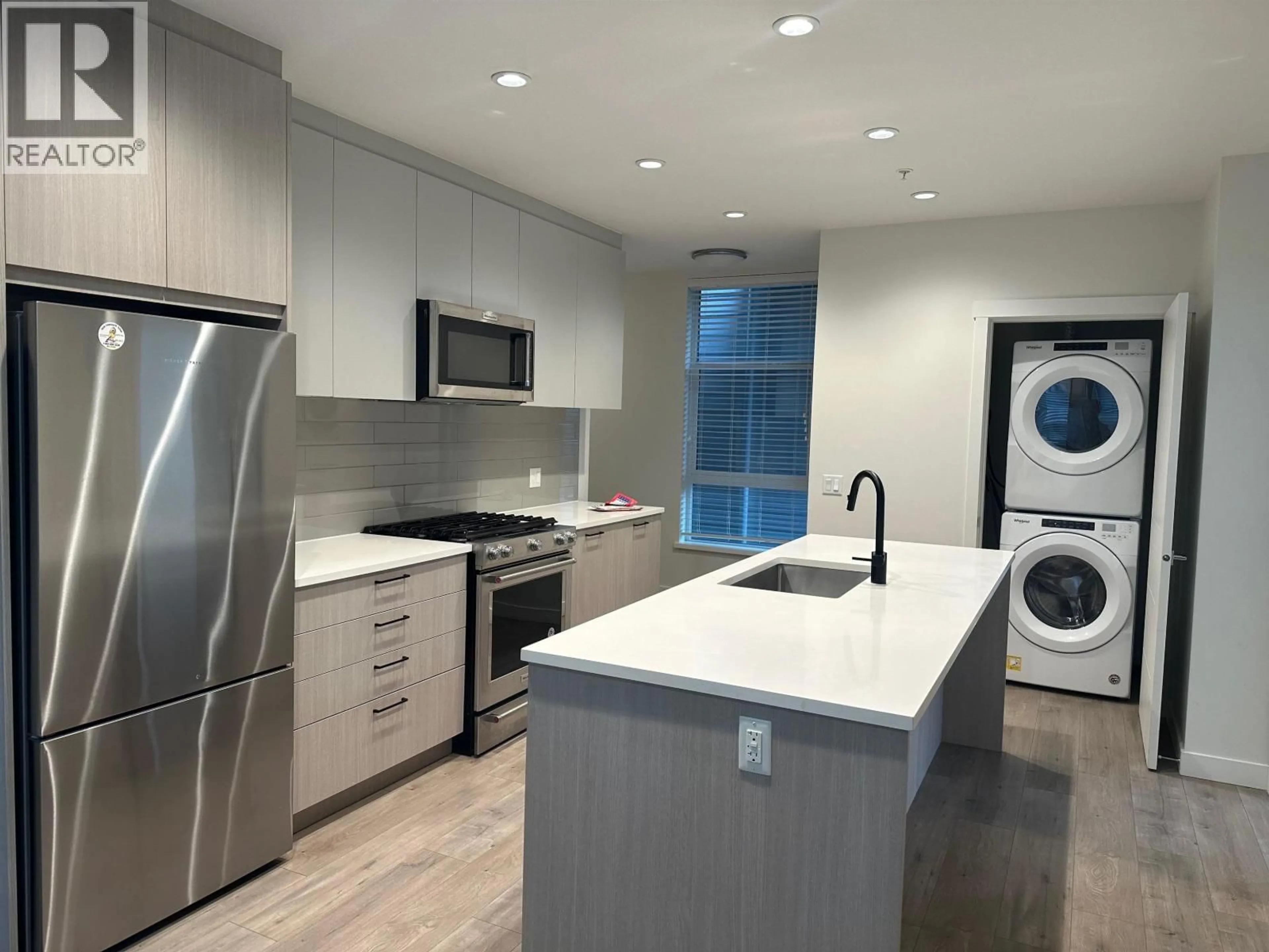 Unknown for 203 - 707 COMO LAKE AVENUE, Coquitlam British Columbia V3J0J5