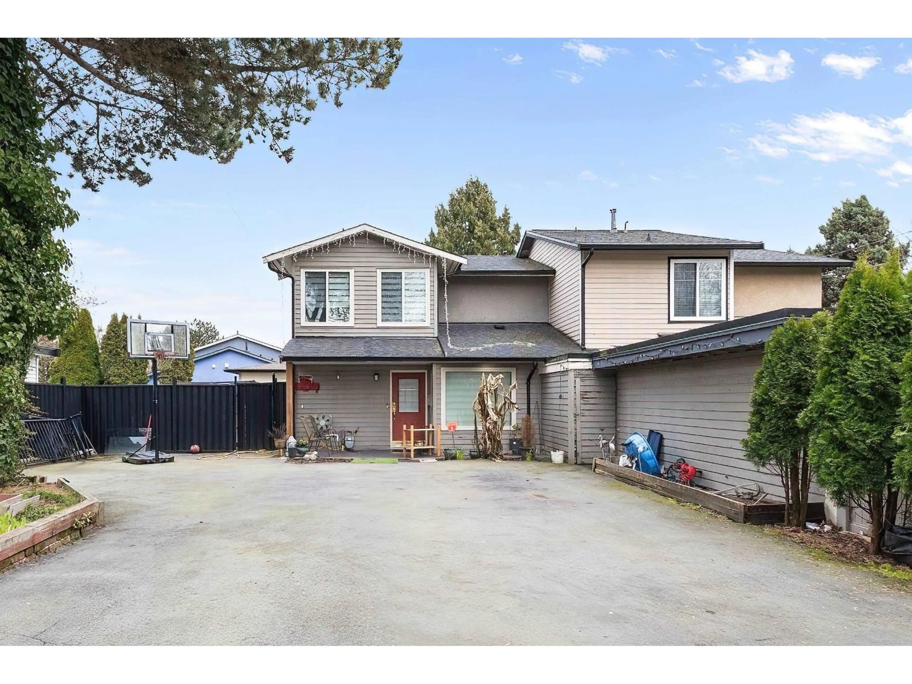A pic from outside/outdoor area/front of a property/back of a property/a pic from drone, street for 6860 134 STREET, Surrey British Columbia V3W8G7