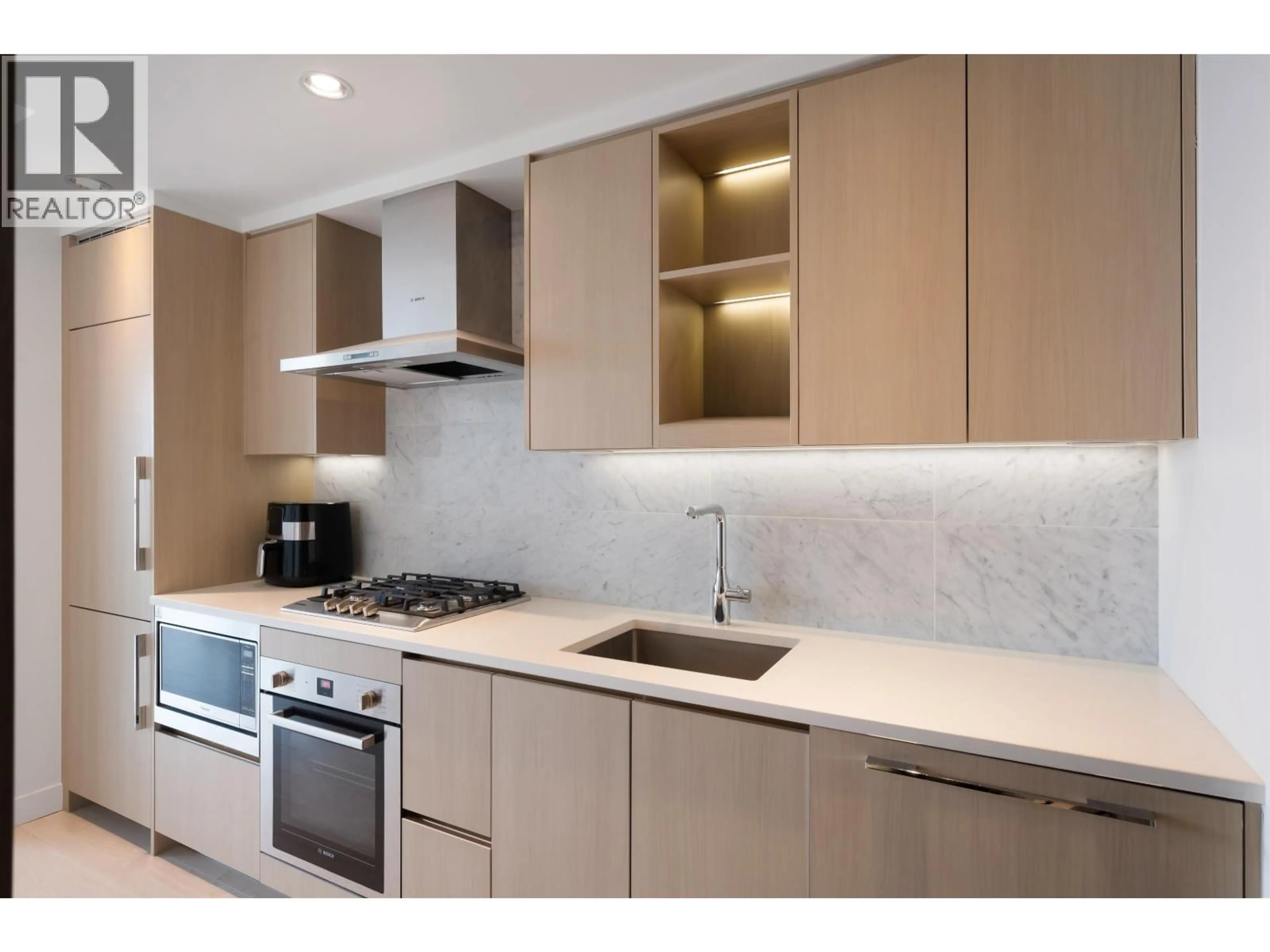 Standard kitchen, unknown for 2010 - 4730 LOUGHEED HIGHWAY, Burnaby British Columbia V5C0M9