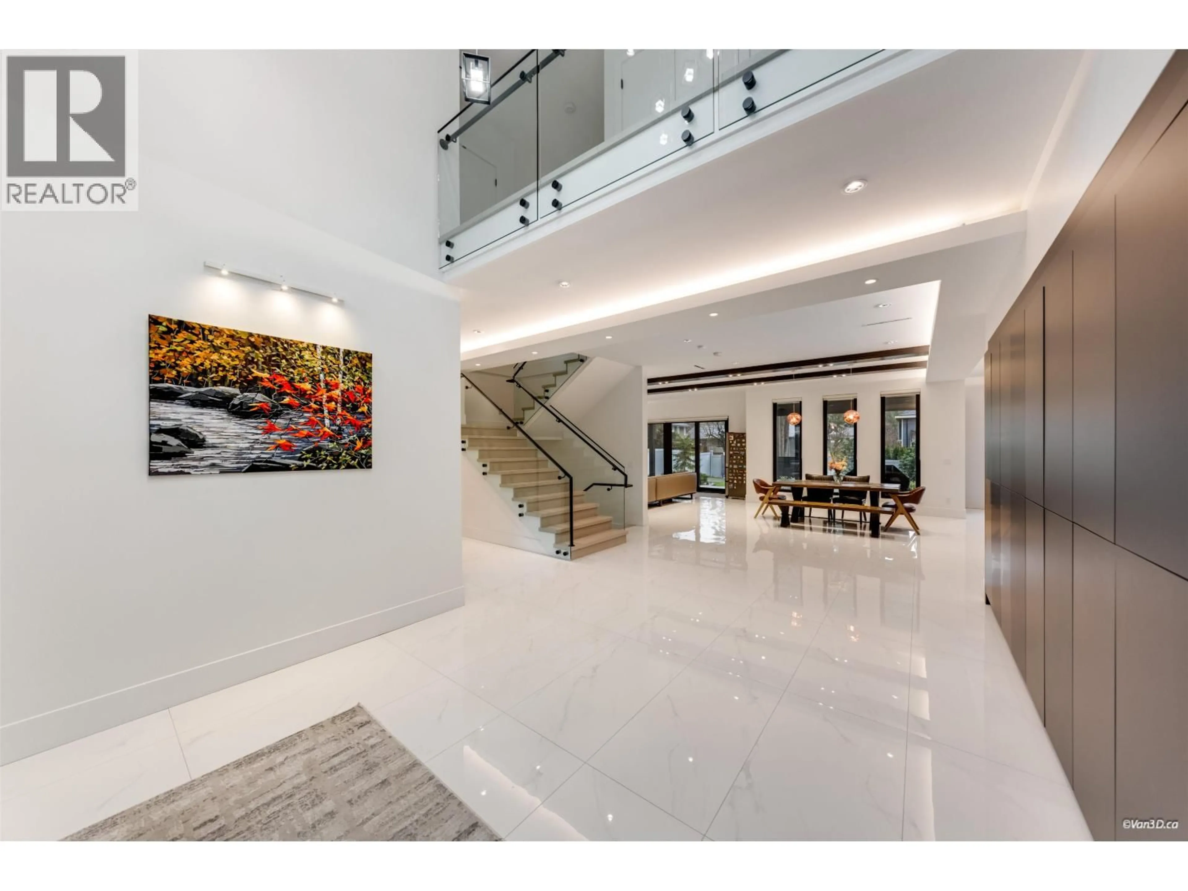 Indoor foyer for 710 IVY AVENUE, Coquitlam British Columbia V3J2J2