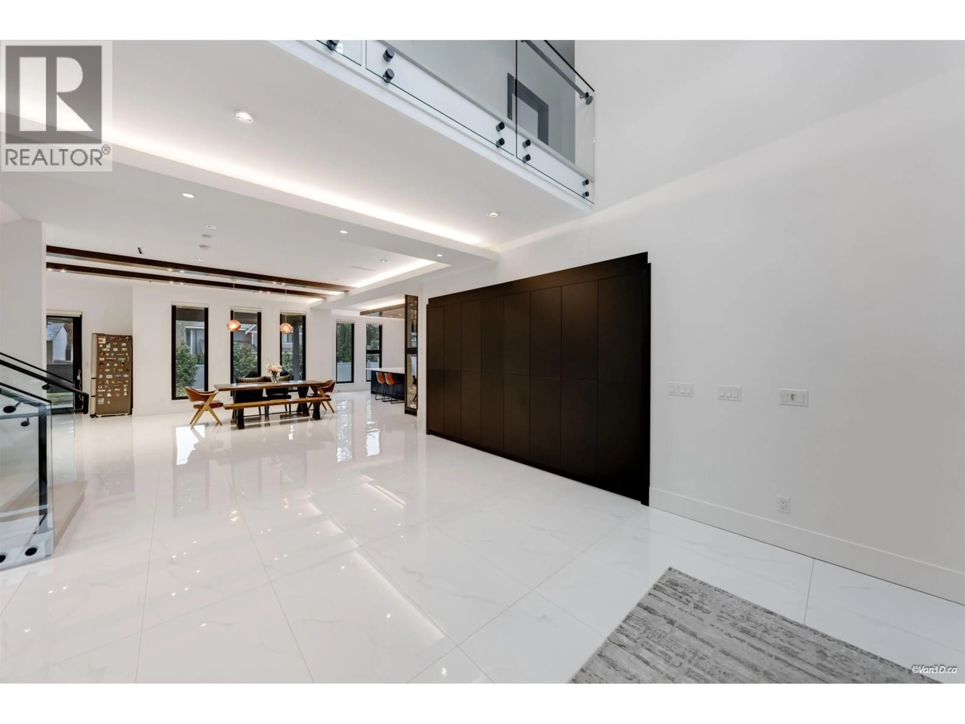 Indoor foyer for 710 IVY AVENUE, Coquitlam British Columbia V3J2J2