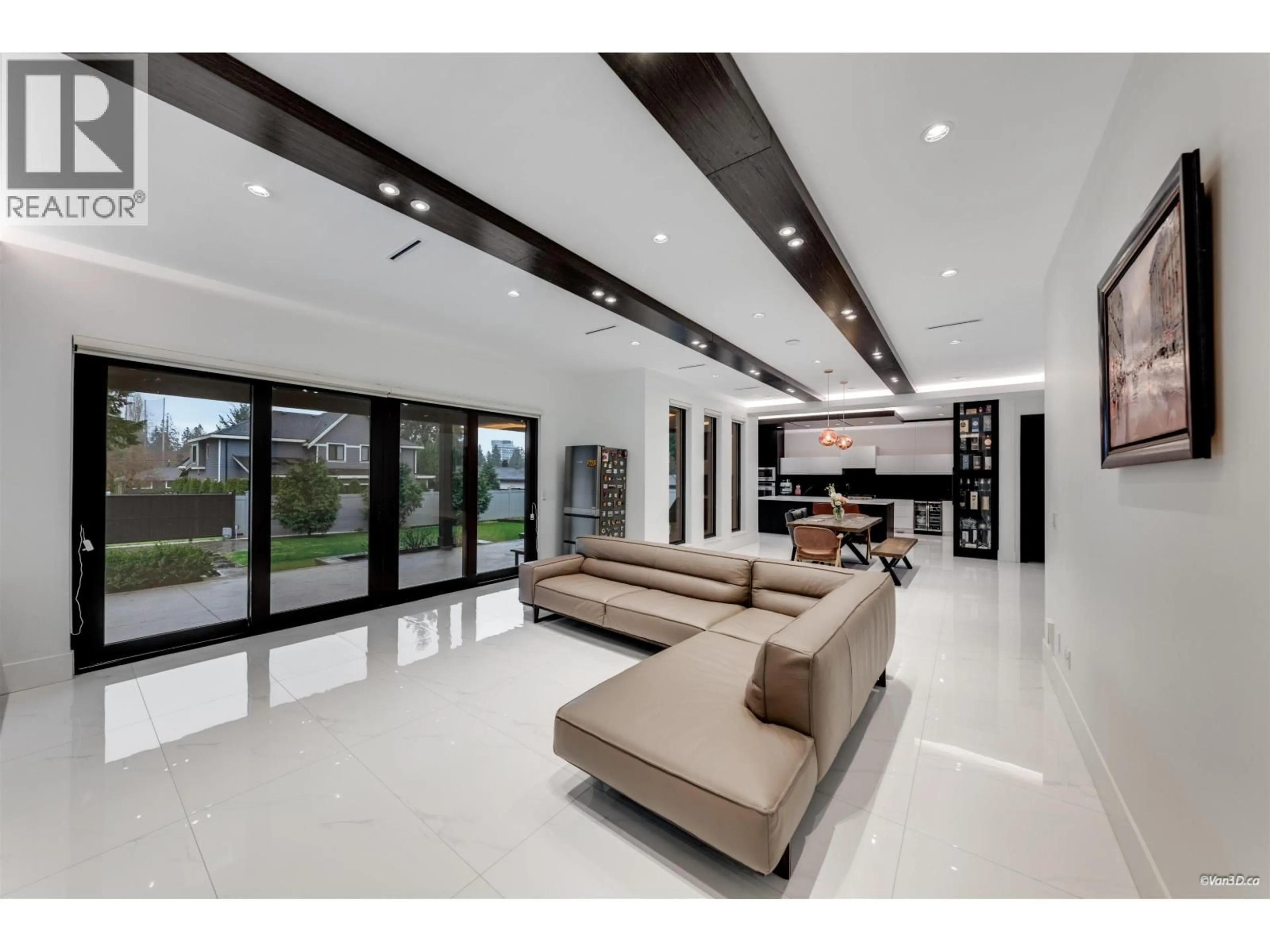 Indoor foyer for 710 IVY AVENUE, Coquitlam British Columbia V3J2J2