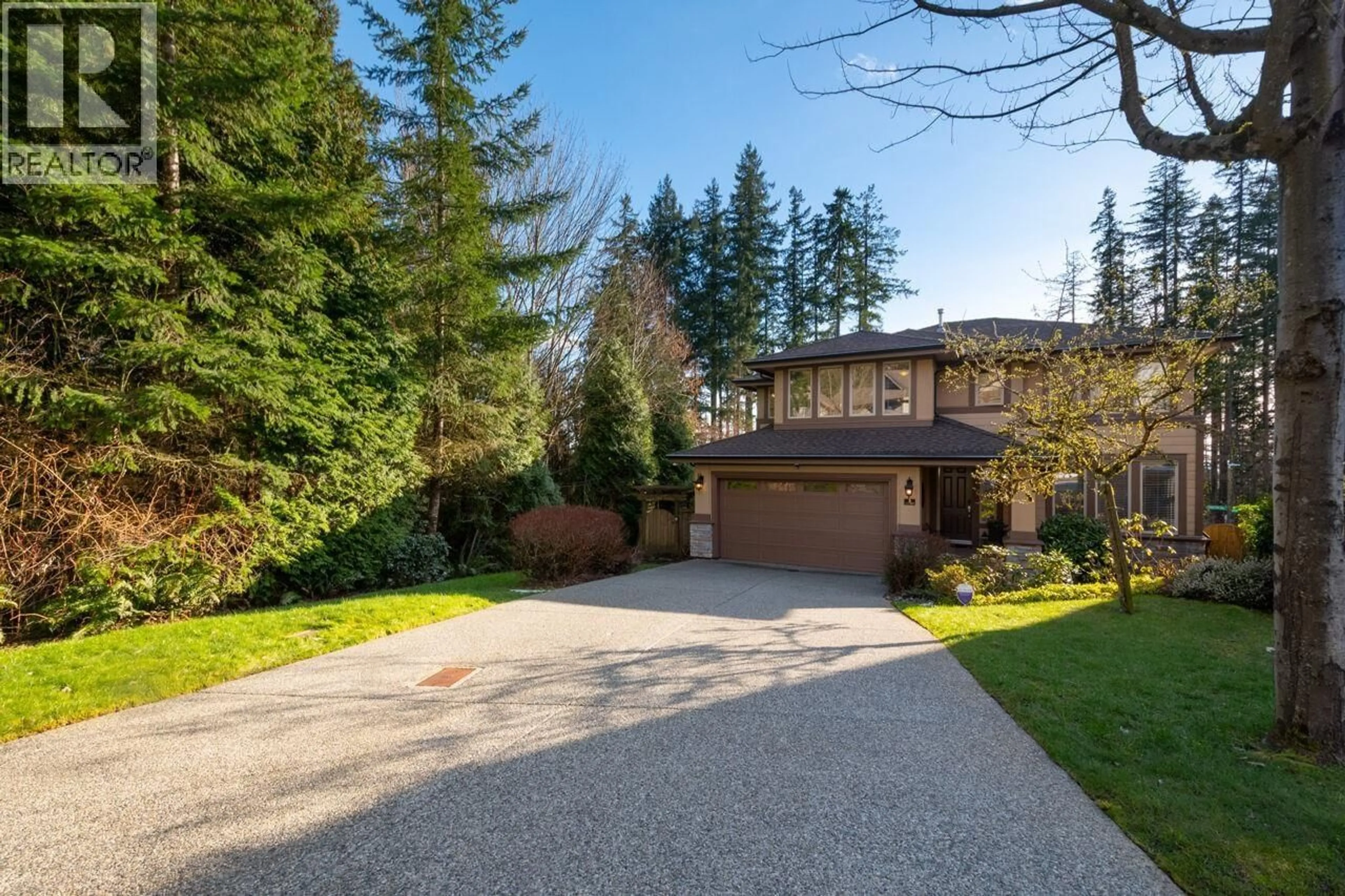 A pic from outside/outdoor area/front of a property/back of a property/a pic from drone, street for 3 MAPLE DRIVE, Port Moody British Columbia V3H5M8
