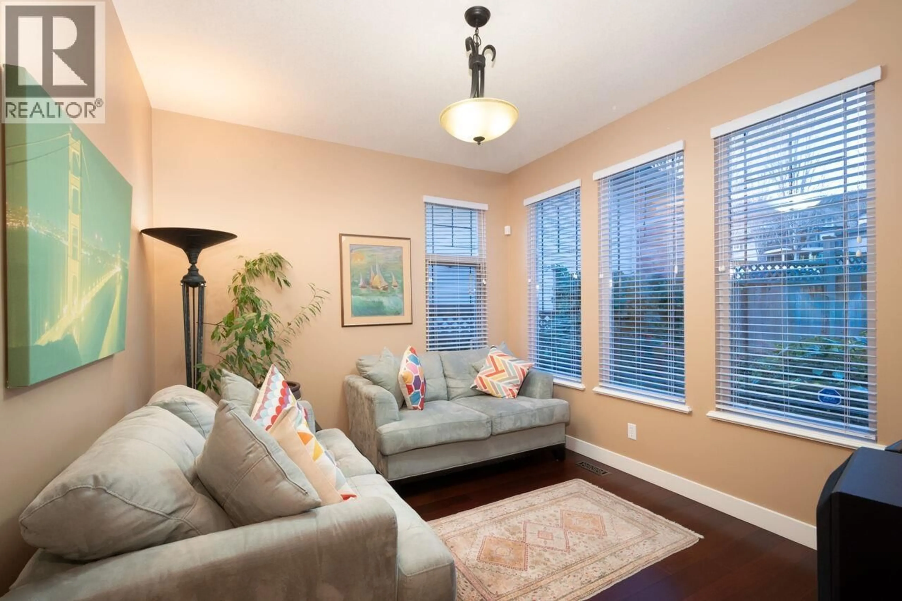 Living room with furniture, unknown for 3 MAPLE DRIVE, Port Moody British Columbia V3H5M8