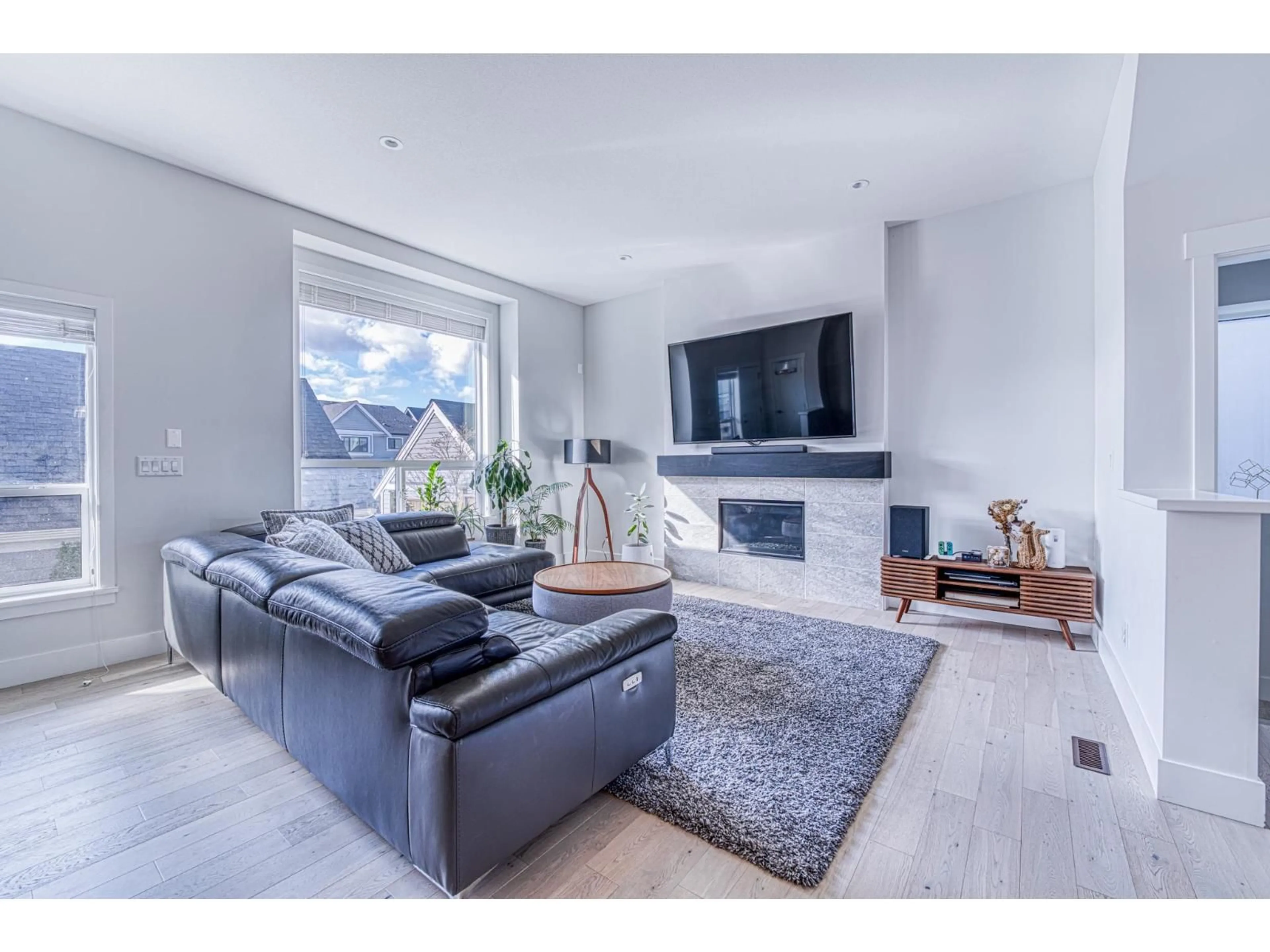 Living room with furniture, unknown for 2143 167 STREET, Surrey British Columbia V3Z9X9