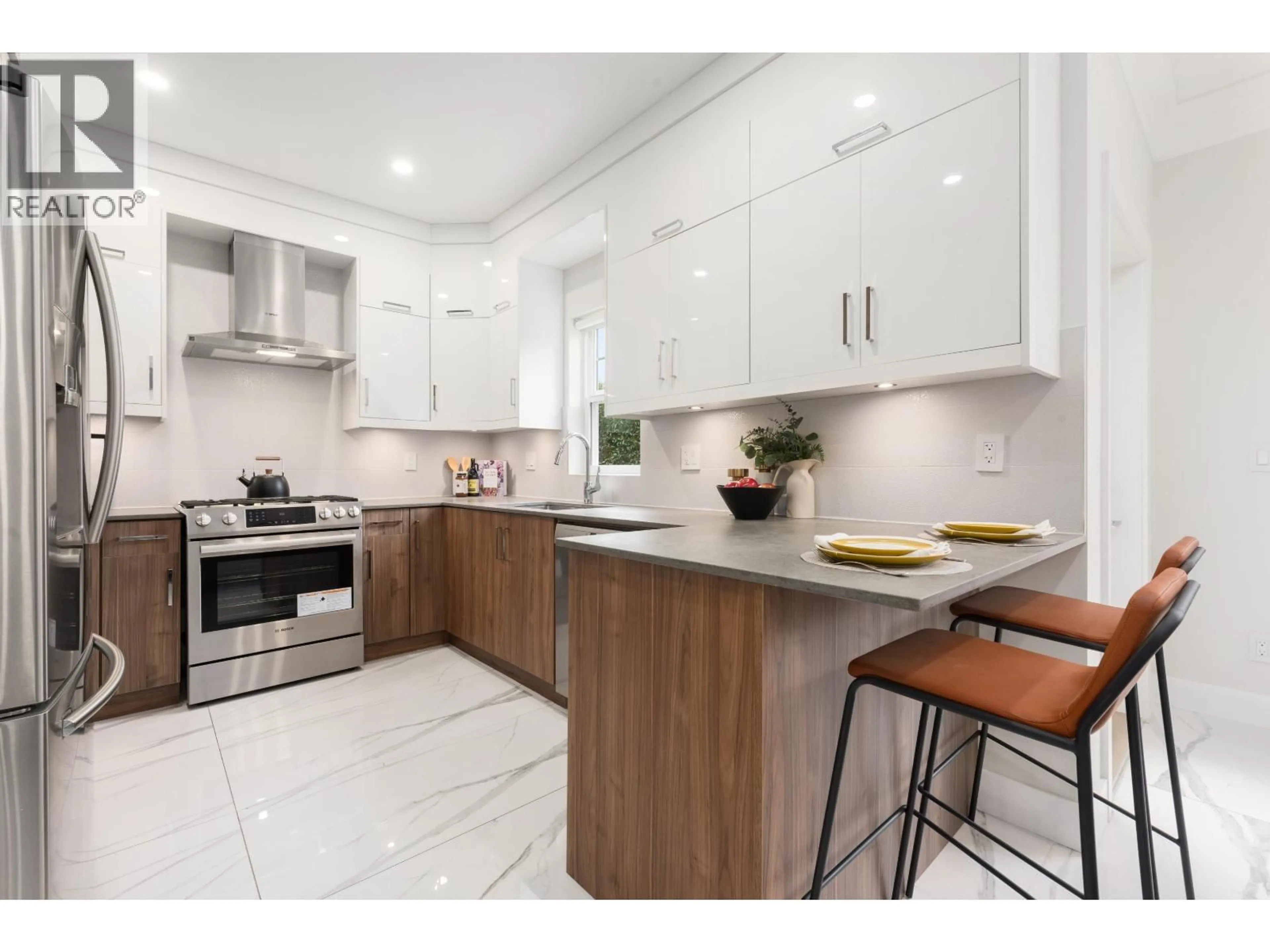 Contemporary kitchen, ceramic/tile floor for 4 - 9219 WILLIAMS ROAD, Richmond British Columbia V7A1G8