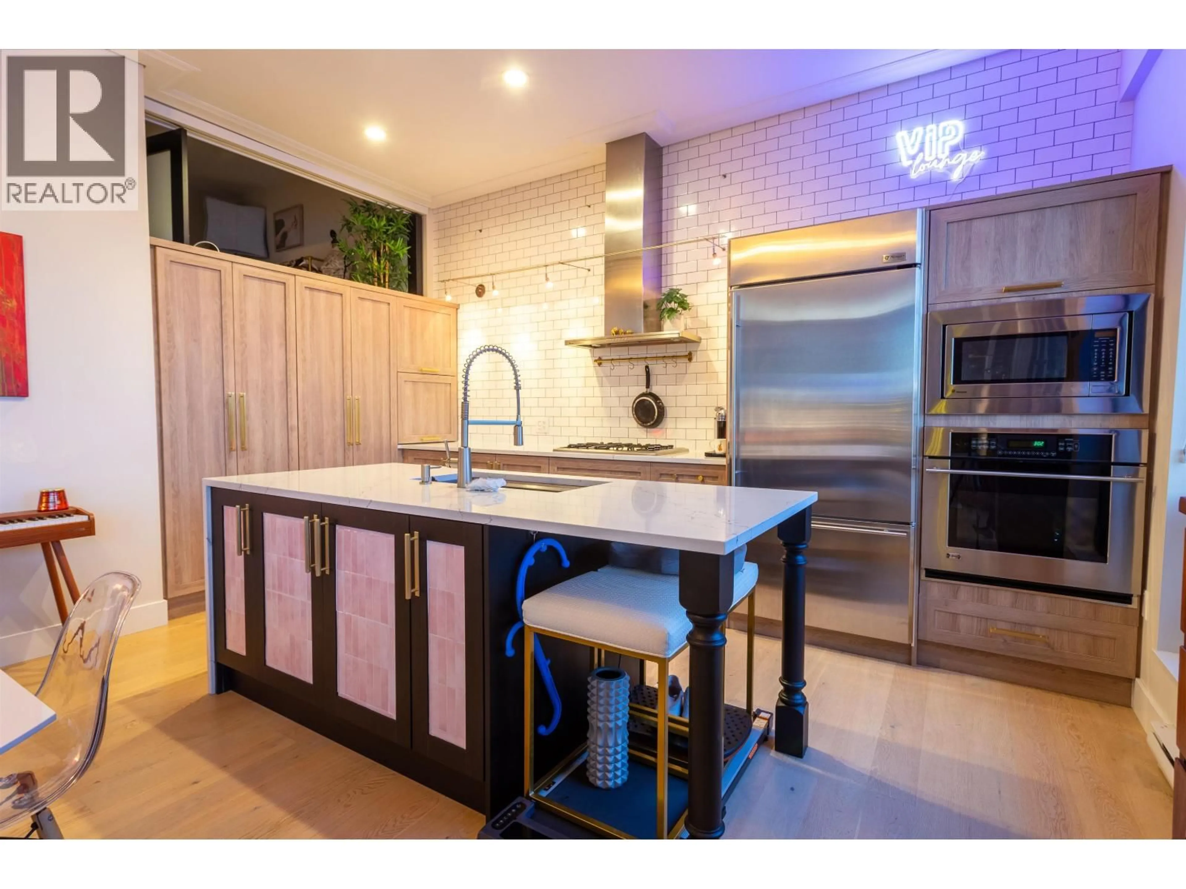 Contemporary kitchen, ceramic/tile floor for 309 - 220 SALTER STREET, New Westminster British Columbia V3M0H4