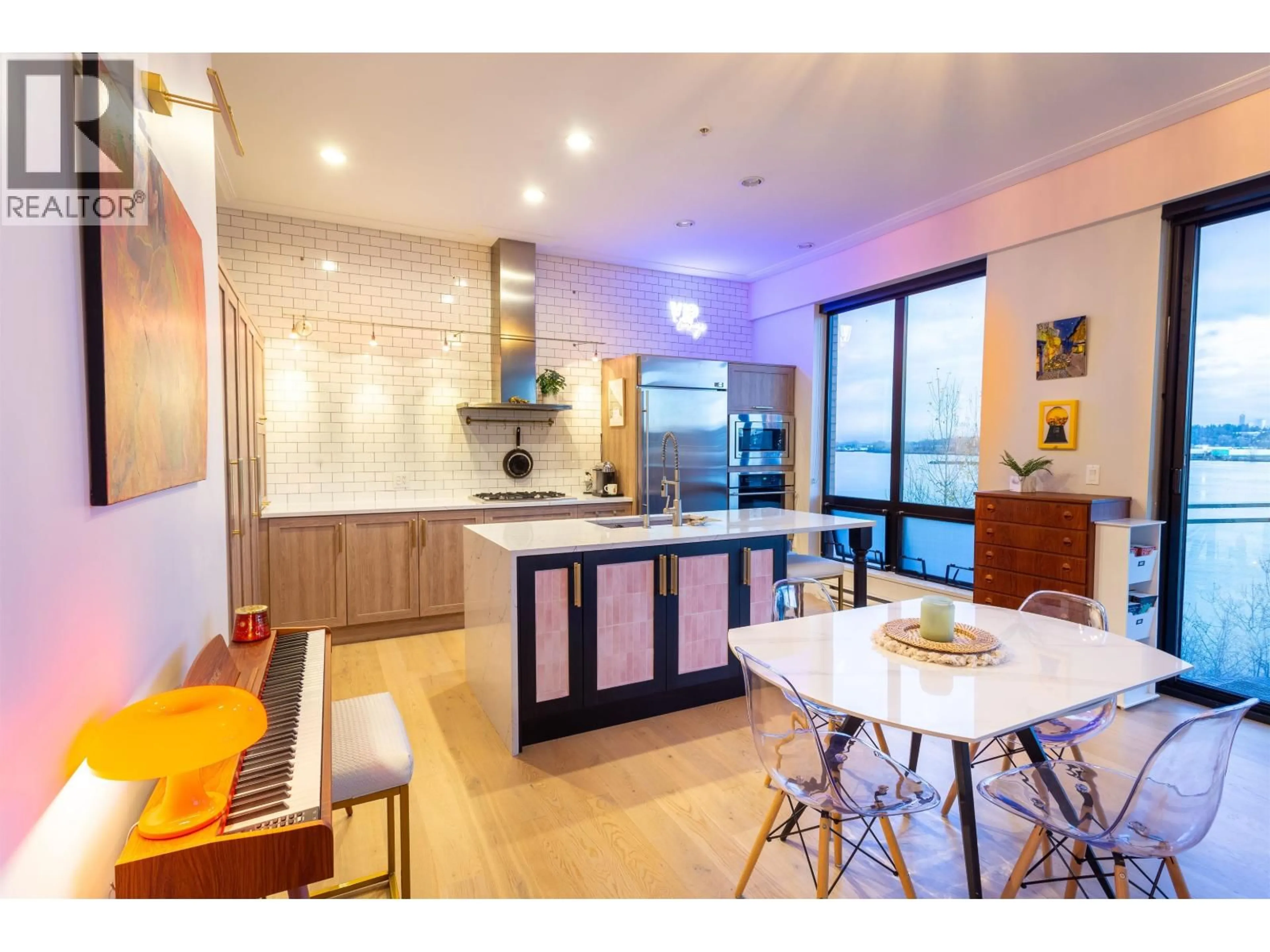 Open concept kitchen, ceramic/tile floor for 309 - 220 SALTER STREET, New Westminster British Columbia V3M0H4