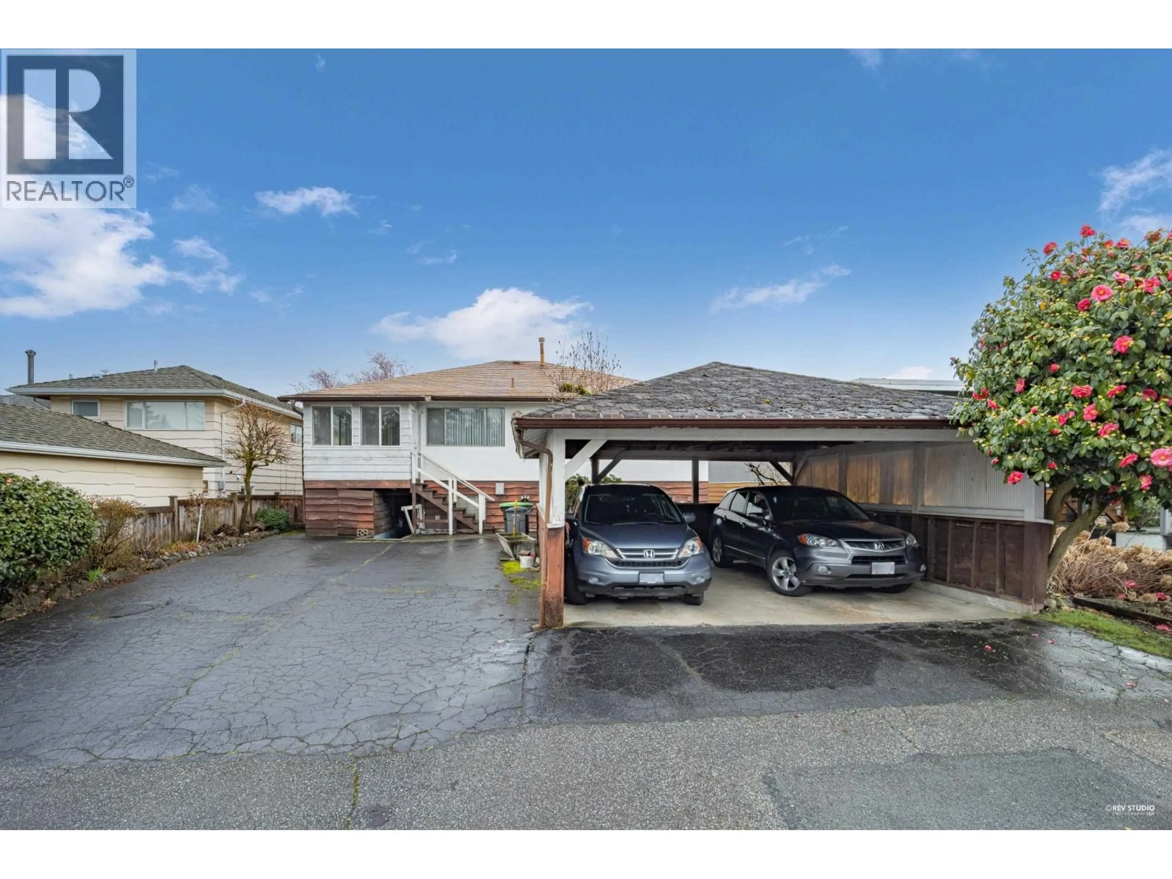 A pic from outside/outdoor area/front of a property/back of a property/a pic from drone, street for 7281 ELMHURST DRIVE, Vancouver British Columbia V5S2X5